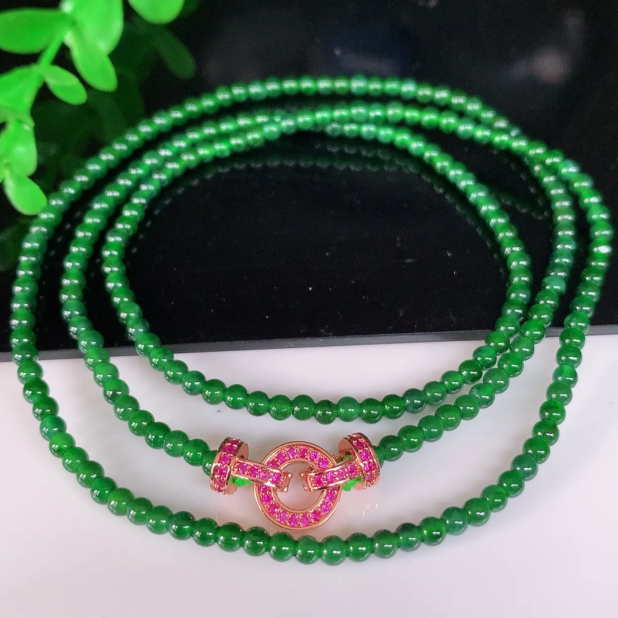 自然光实拍，冰种满绿小米珠圆珠项链  翡翠项链 （装饰扣）玉质细腻  冰清玉润  颜色漂亮  #49.12取一尺寸3mm