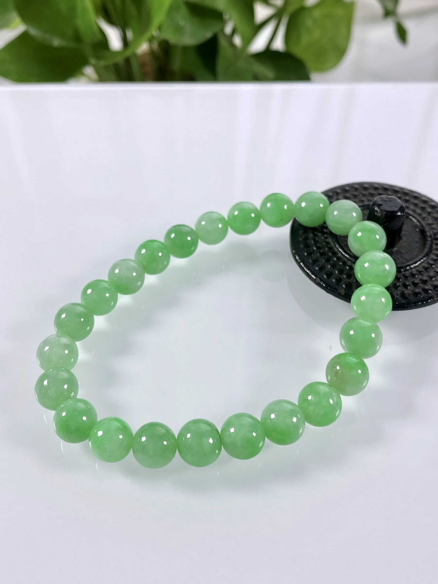 缅甸天然翡翠A货，卡8冰糯种满绿果阳绿圆珠手串手链，尺寸：8mm/24颗，重量：19.72g