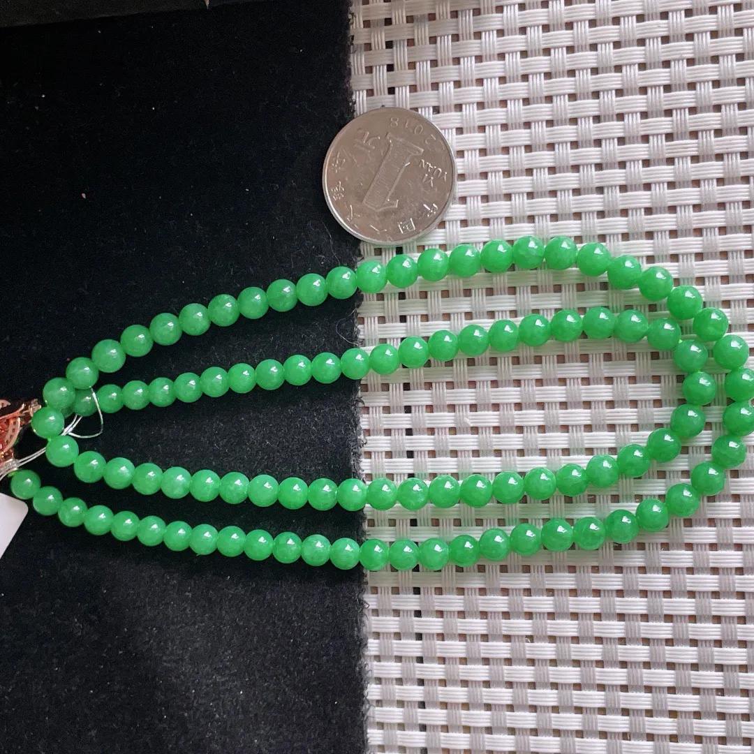 翡翠a货满绿圆珠项链99颗，尺寸 5.2mm