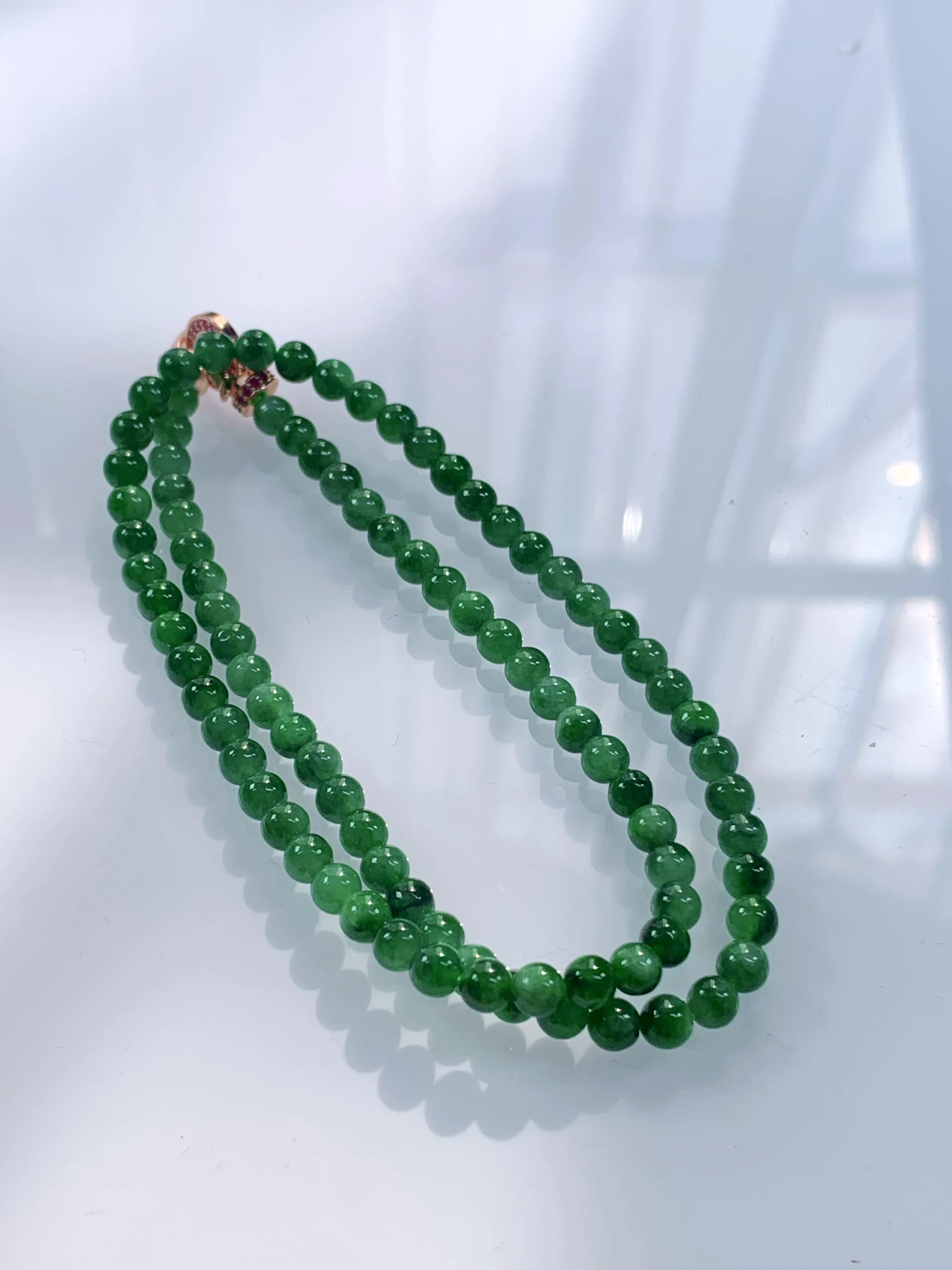 缅甸天然翡翠A货，冰种起胶辣绿圆珠锁骨链手串手链，尺寸：4.9mm长450mm/90颗