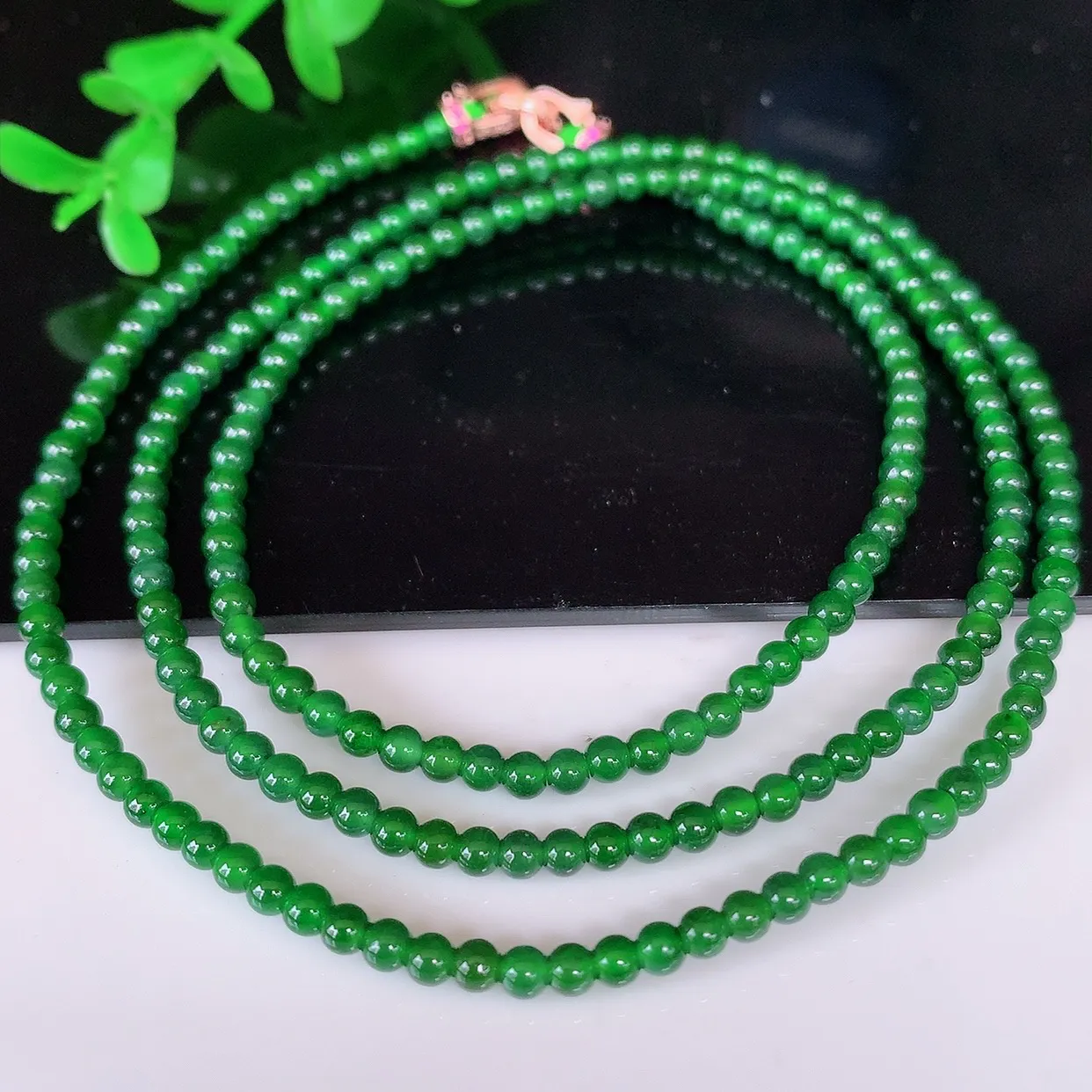 自然光实拍，冰种满绿小米珠圆珠项链   翡翠项链 （装饰扣）玉质细腻  冰清玉润  颜色漂亮  #49.15取一尺寸3mm
