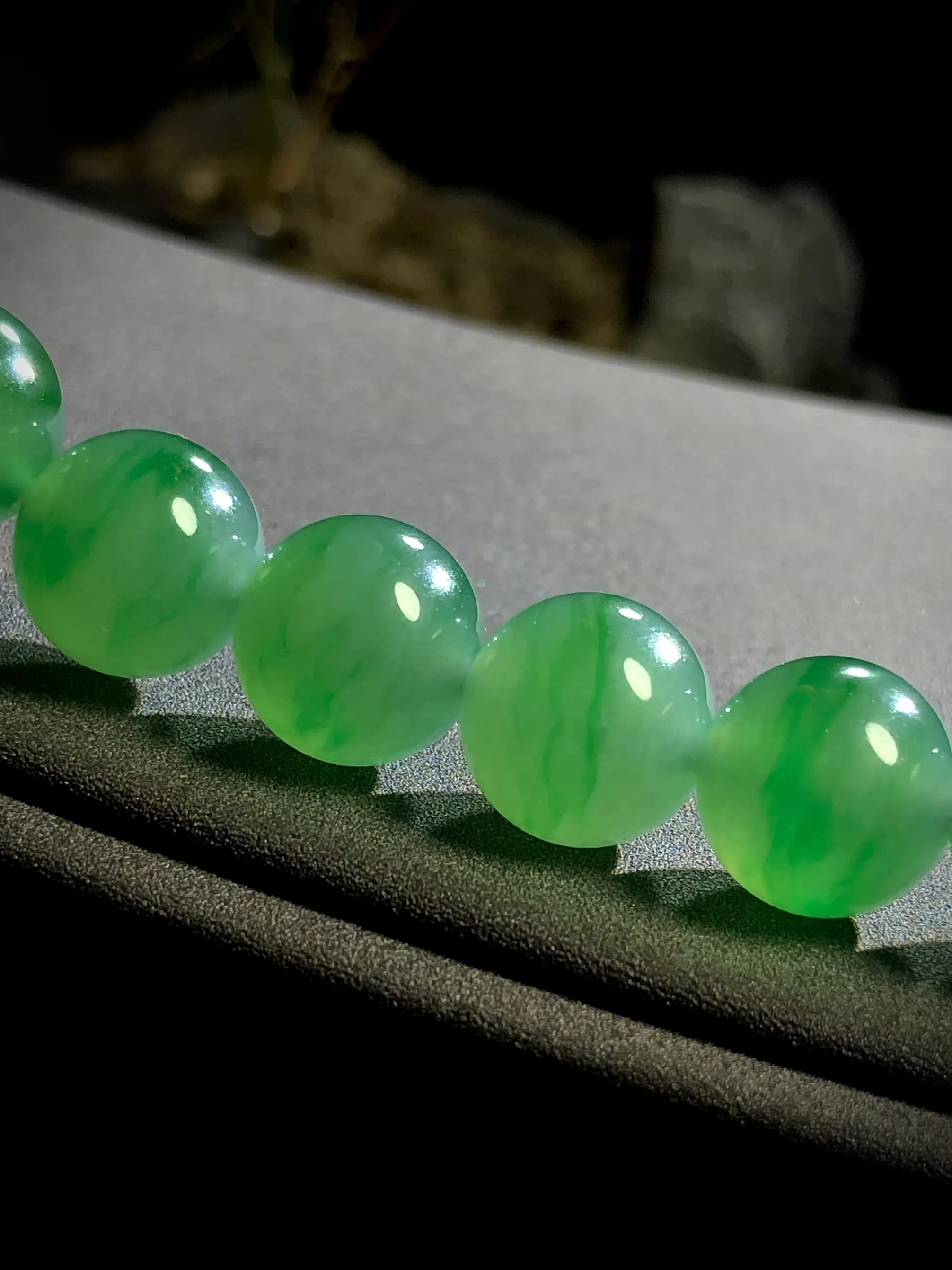 绿花珠子手链手串，
直径10mm，19粒，。。