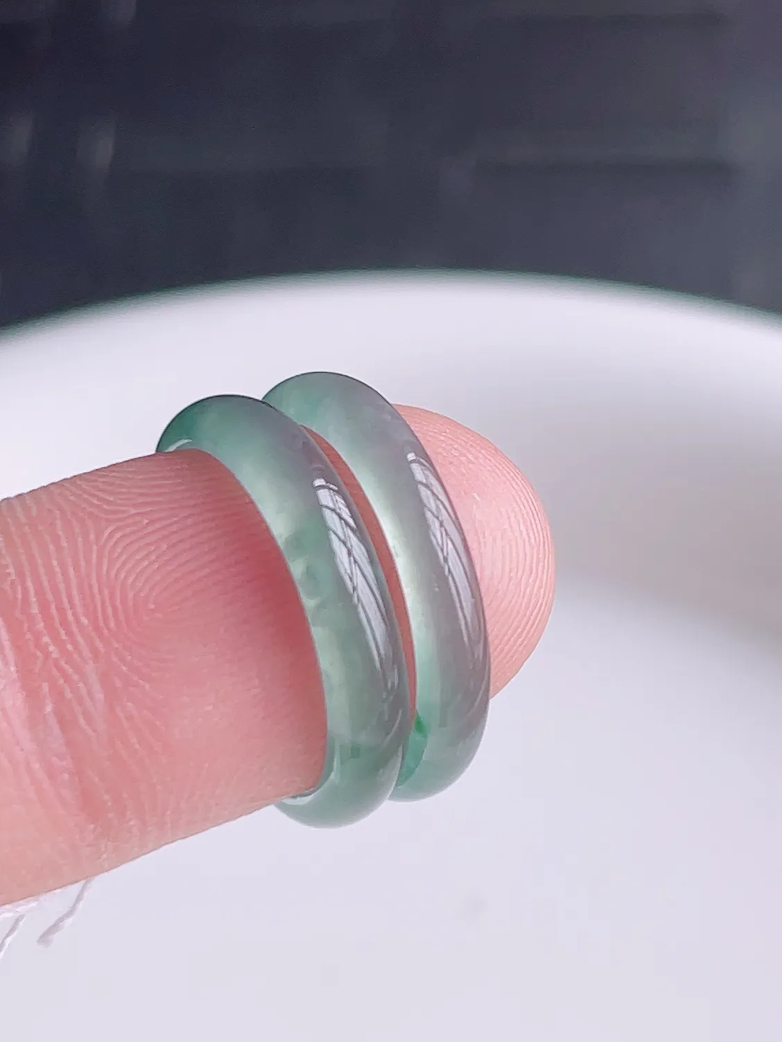 天然A货翡翠冰起胶戒指一对  冰清玉洁   冰透水润  佩戴效果优雅大方（请在自然光欣赏）AA025   取一尺寸16-3-2mm   11号