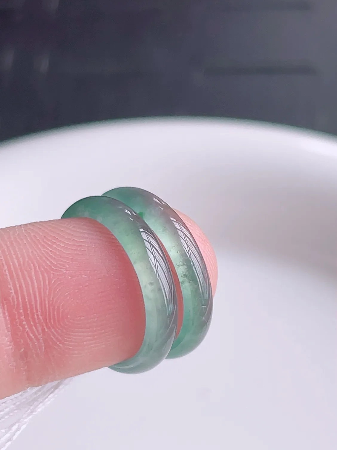 天然A货翡翠冰起胶戒指一对  冰清玉洁   冰透水润  佩戴效果优雅大方（请在自然光欣赏）AA025   取一尺寸16-3-2mm   11号