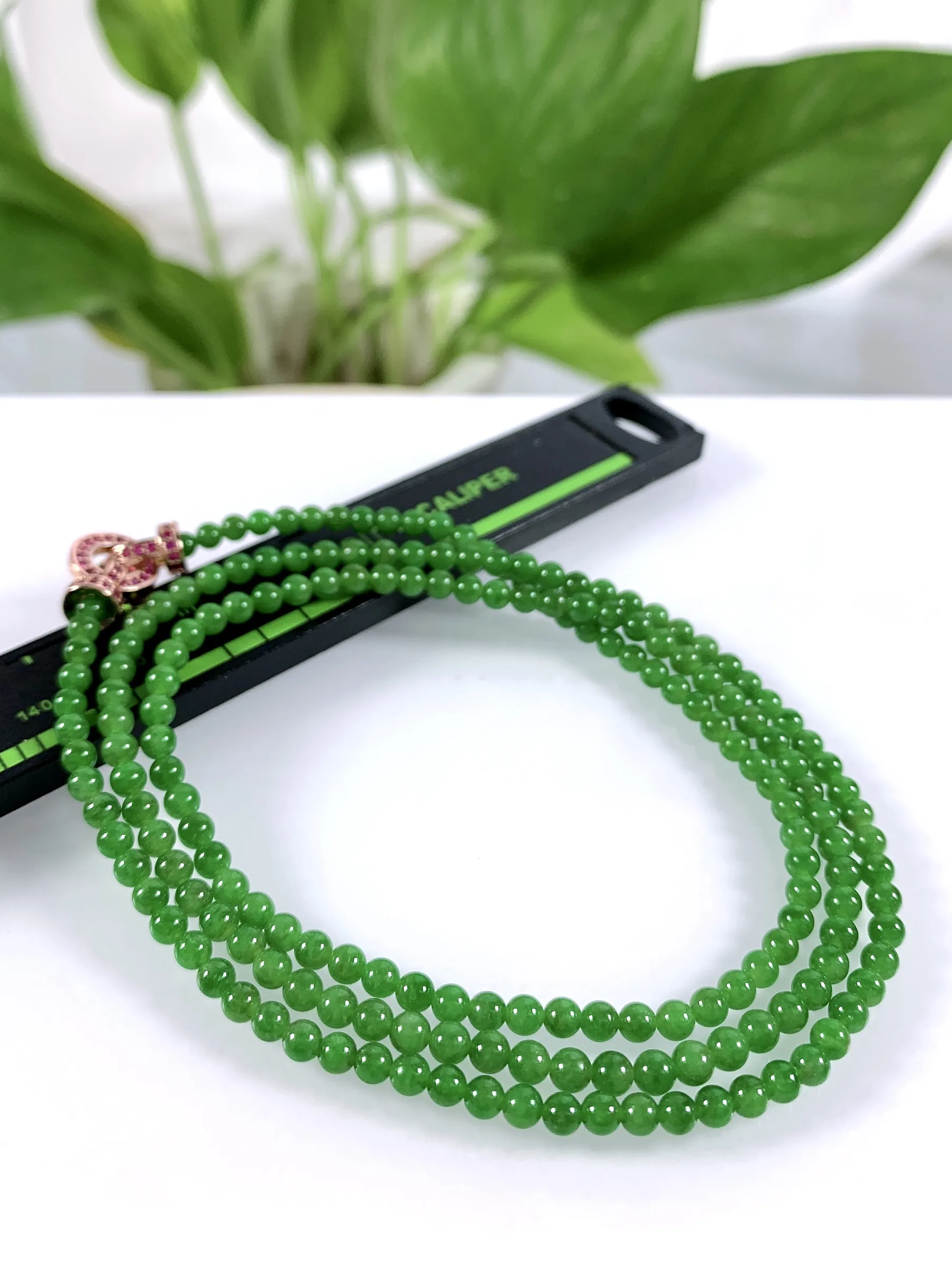 缅甸天然翡翠A货，冰种起胶满绿黄加绿小圆珠小米珠项链手链，尺寸：3.5mm，长度590mm，重量：1