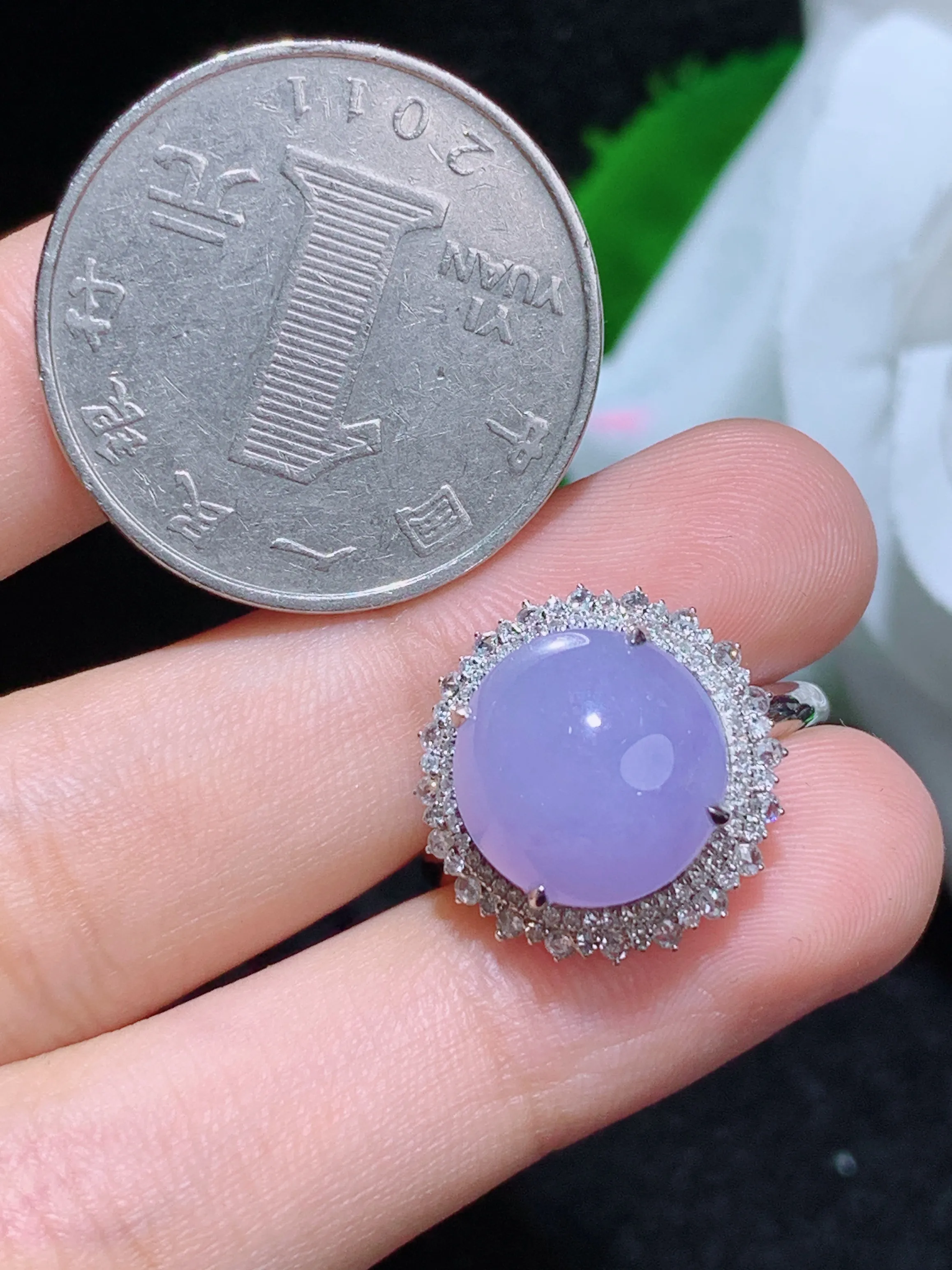 紫罗兰蛋面戒指，18k金镶嵌，颜色清爽，水润，整体规格：16.3-16.1