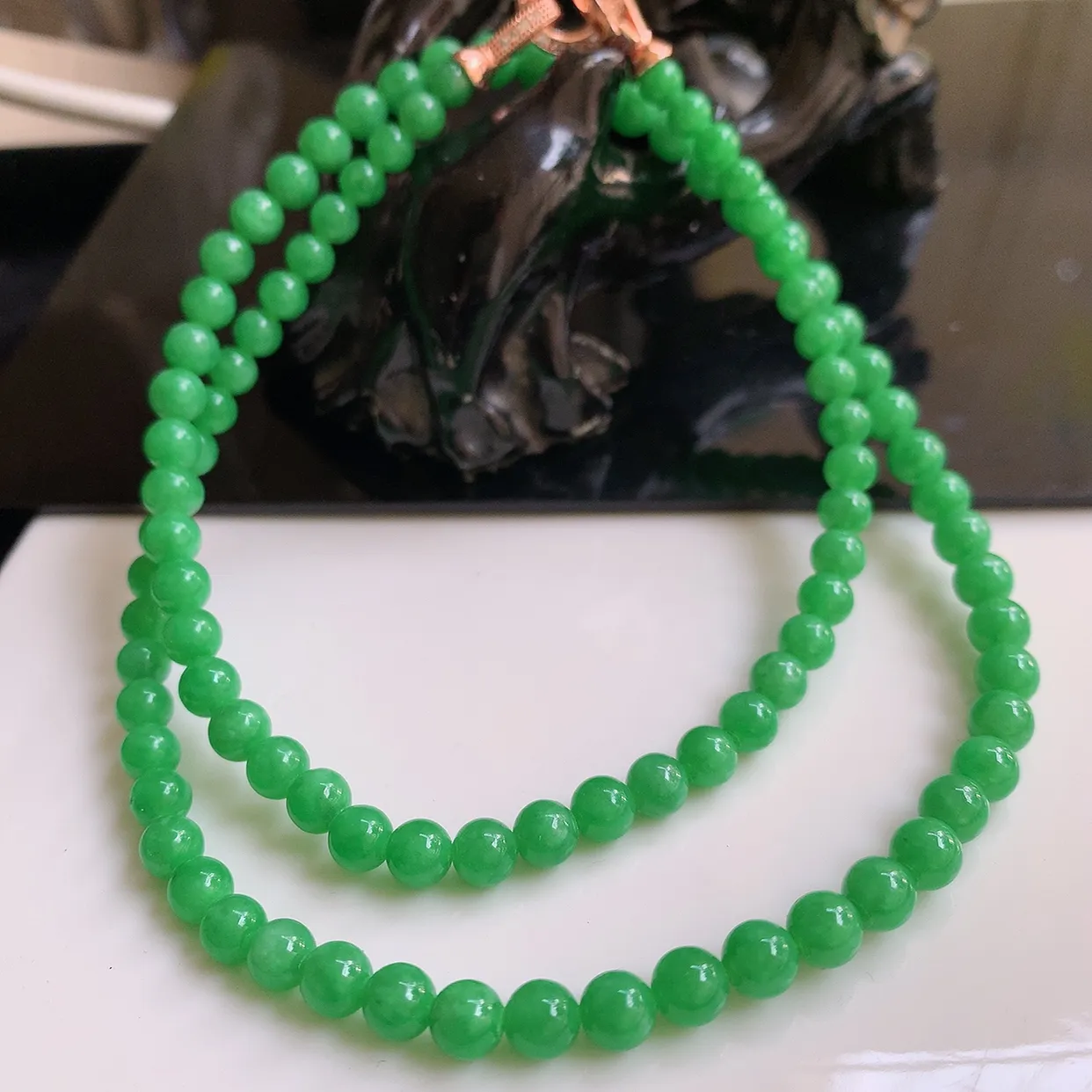 自然光实拍，老坑冰润满绿圆珠项链  翡翠项链 （装饰扣）玉质细腻  冰清玉润  颜色漂亮  #002