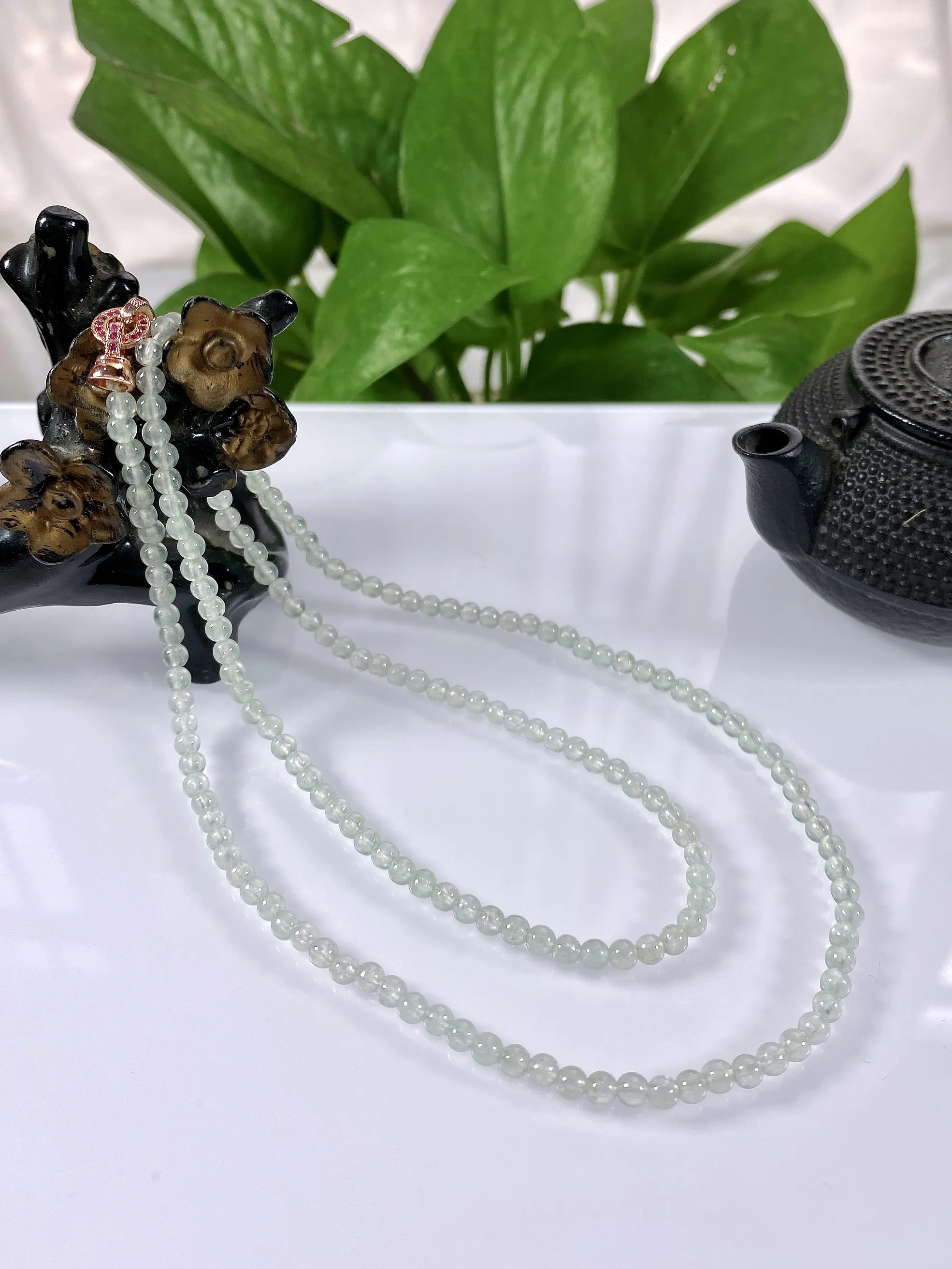 缅甸天然翡翠A货，卡3.6高冰种起钢光小圆珠小米珠项链手链，尺寸：3.6mm/178颗，长度590mm，重量：13.89g