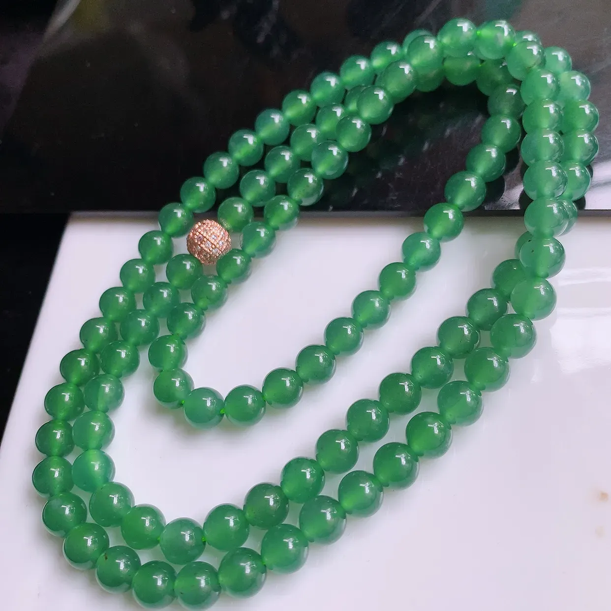 自然光实拍，老坑冰种满绿圆珠项链  翡翠项链 （装饰扣）种老水足，冰清玉润   颜色漂亮  #002