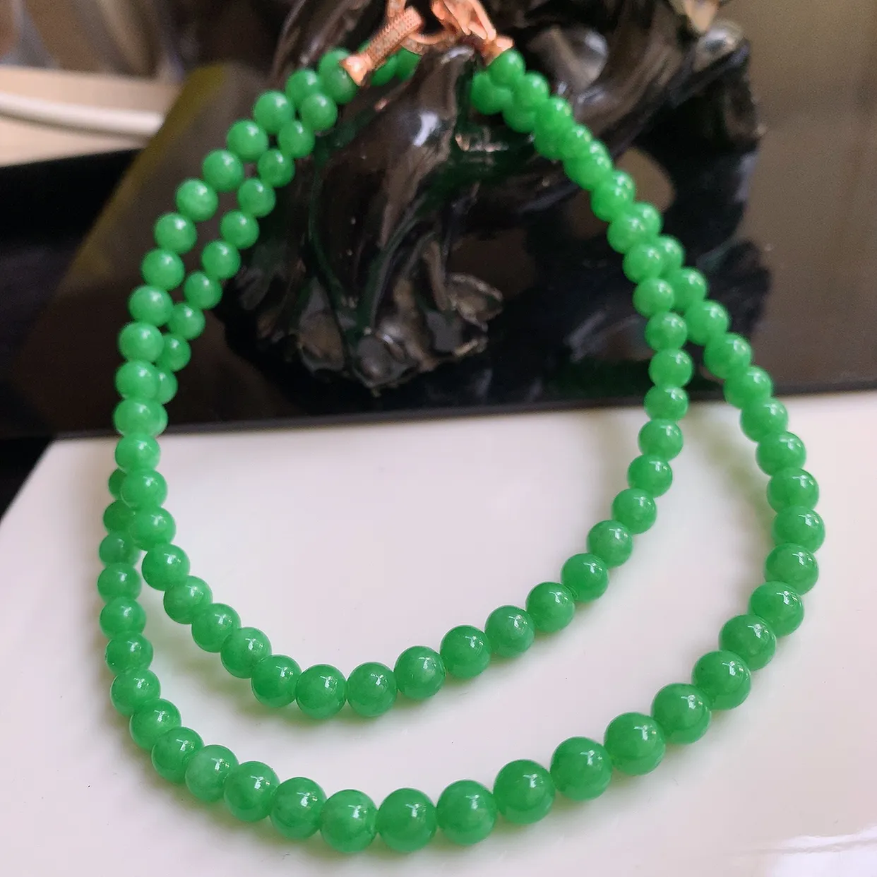 自然光实拍，老坑冰润满绿圆珠项链  翡翠项链 （装饰扣）玉质细腻  冰清玉润  颜色漂亮  #002.2取一尺寸6mm