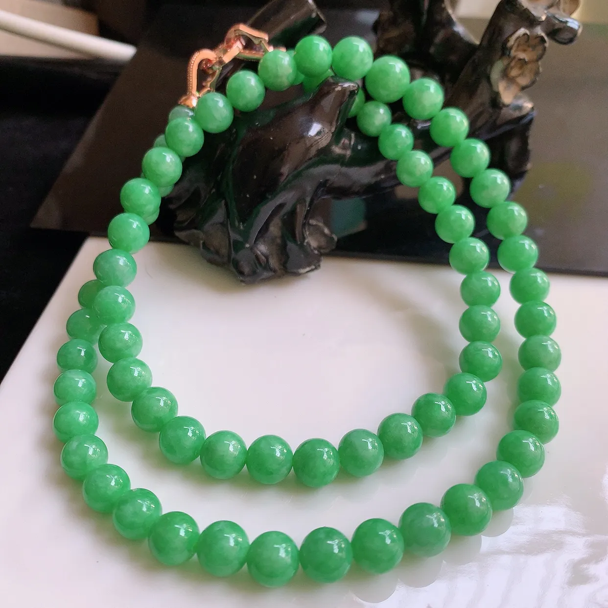 自然光实拍，冰润满绿圆珠项链  翡翠项链 （装饰扣）玉质细腻  冰清玉润    颜色漂亮  #002.2取一尺寸8.2mm