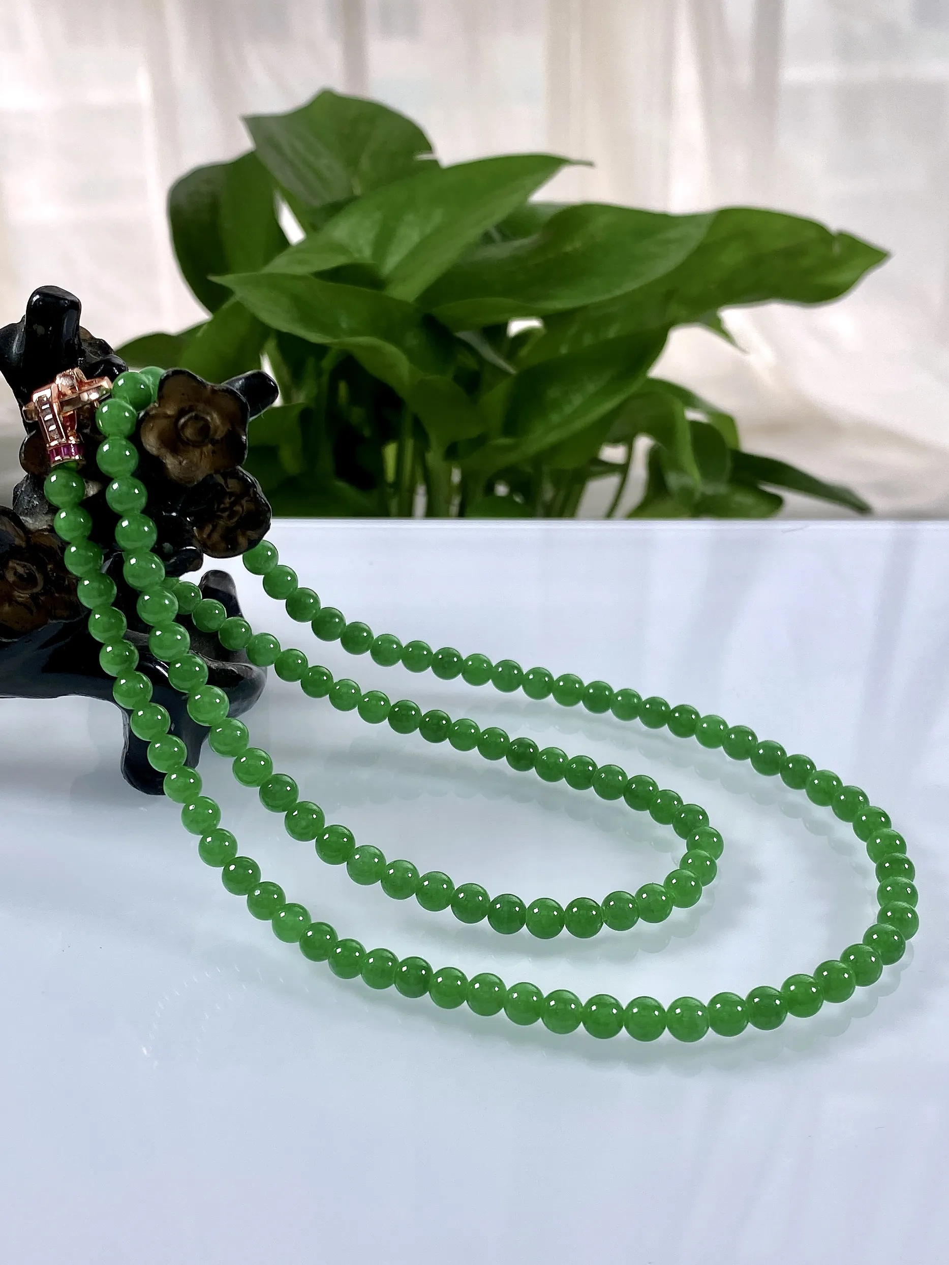 收藏级别，缅甸天然翡翠A货，冰种满绿阳绿步步高升微塔珠圆珠项链手链，尺寸：大珠5.2mm，小珠4.8mm，共117颗，长度545mm，重量：23.34g