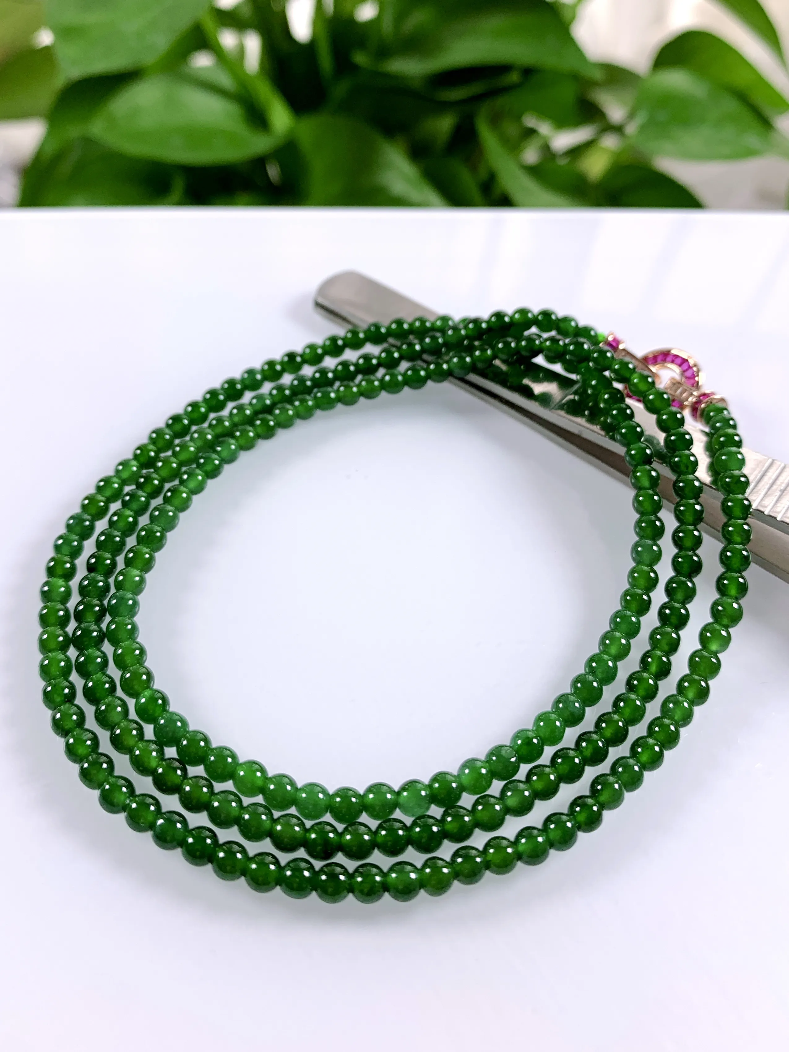 天然翡翠A货，冰种起胶满绿辣阳绿小圆珠小米珠项链手链，尺寸：3.8mm，长度690mm，重量：18.50g