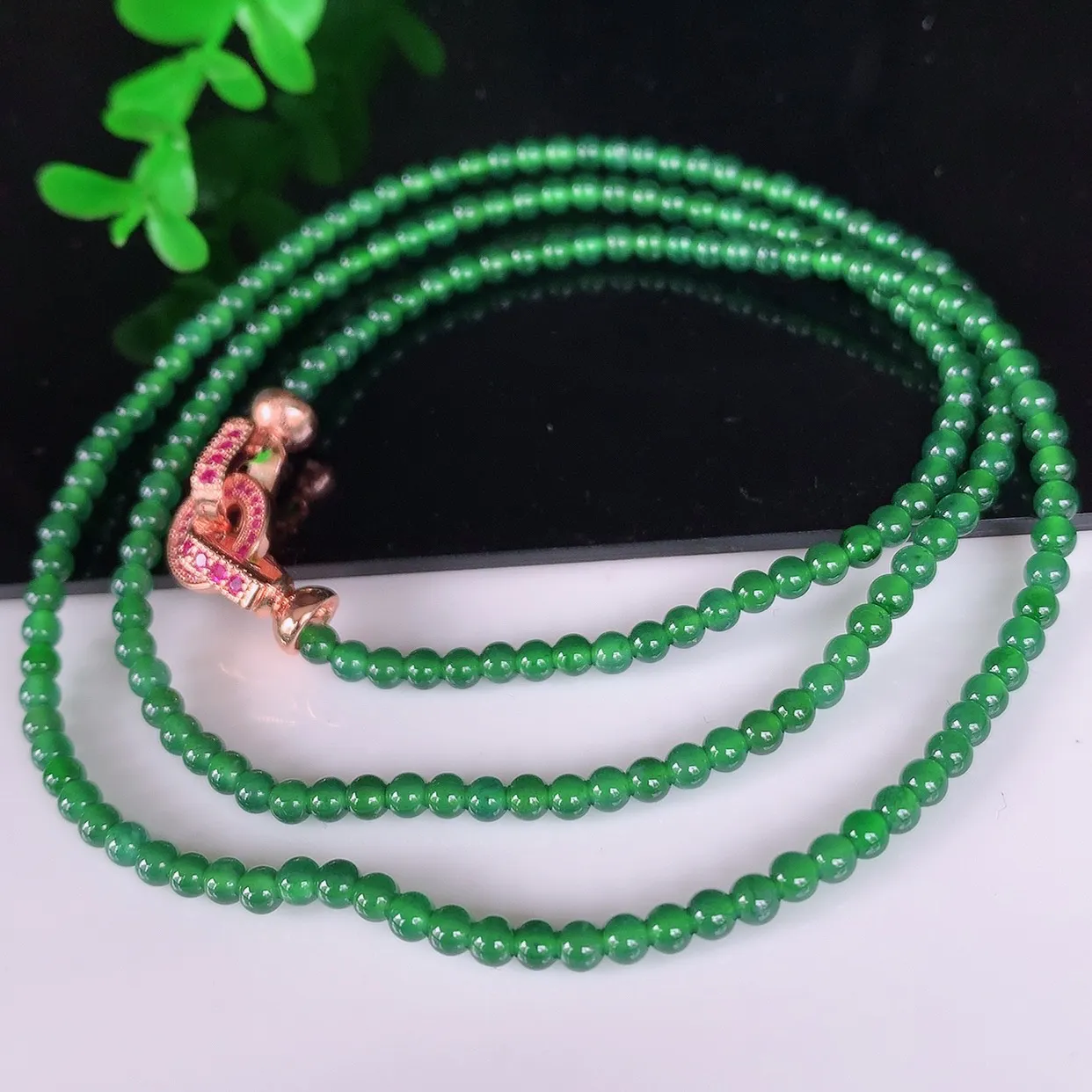 自然光实拍，冰种满绿小米珠圆珠项链  翡翠项链 （装饰扣）玉质细腻  冰清玉润  颜色漂亮  #49.19取一尺寸3mm