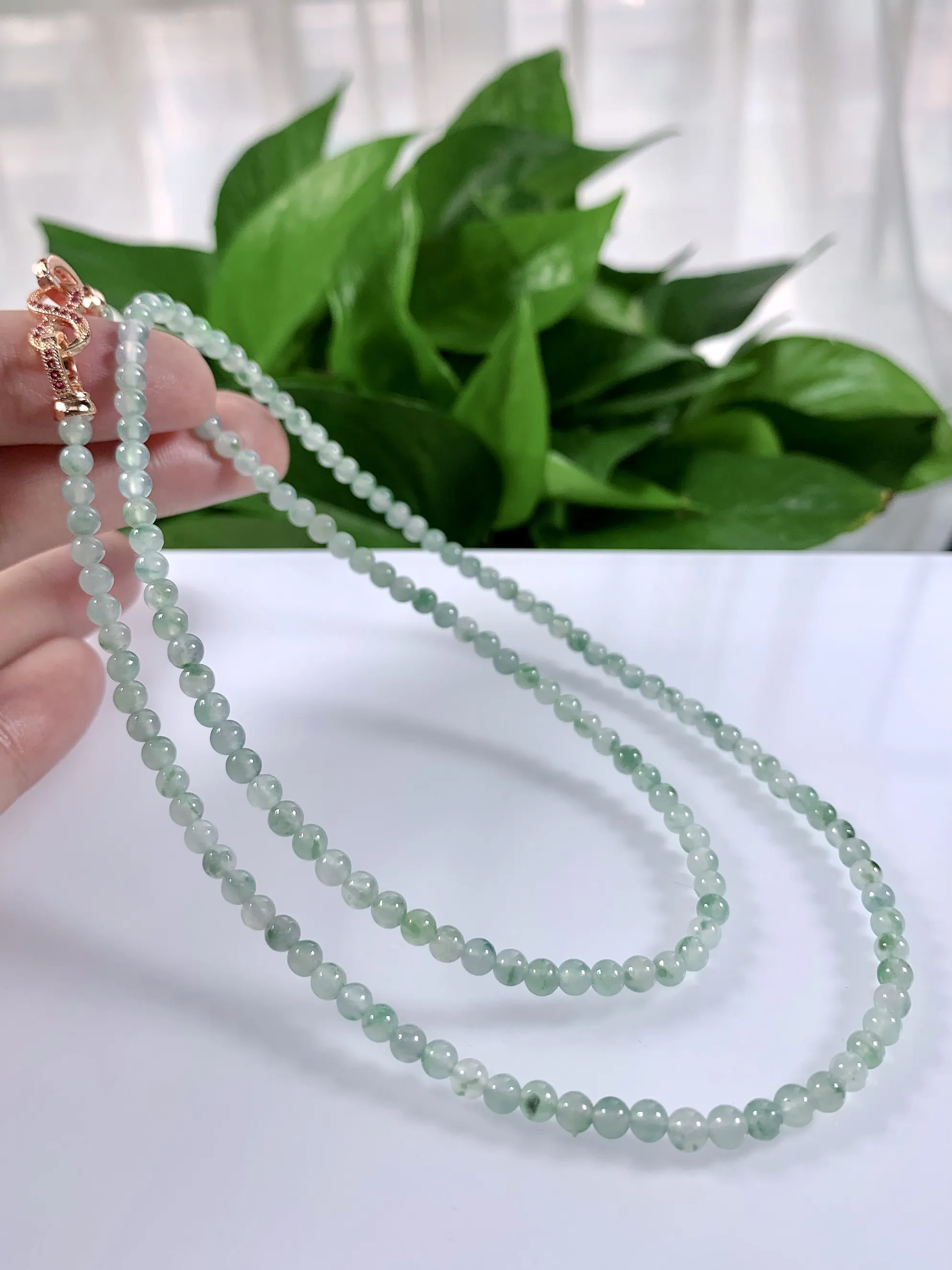 缅甸天然翡翠A货，冰种起光起胶飘花小米圆珠项链手链，尺寸：4mm/156颗，长度585mm，重量：17.61g