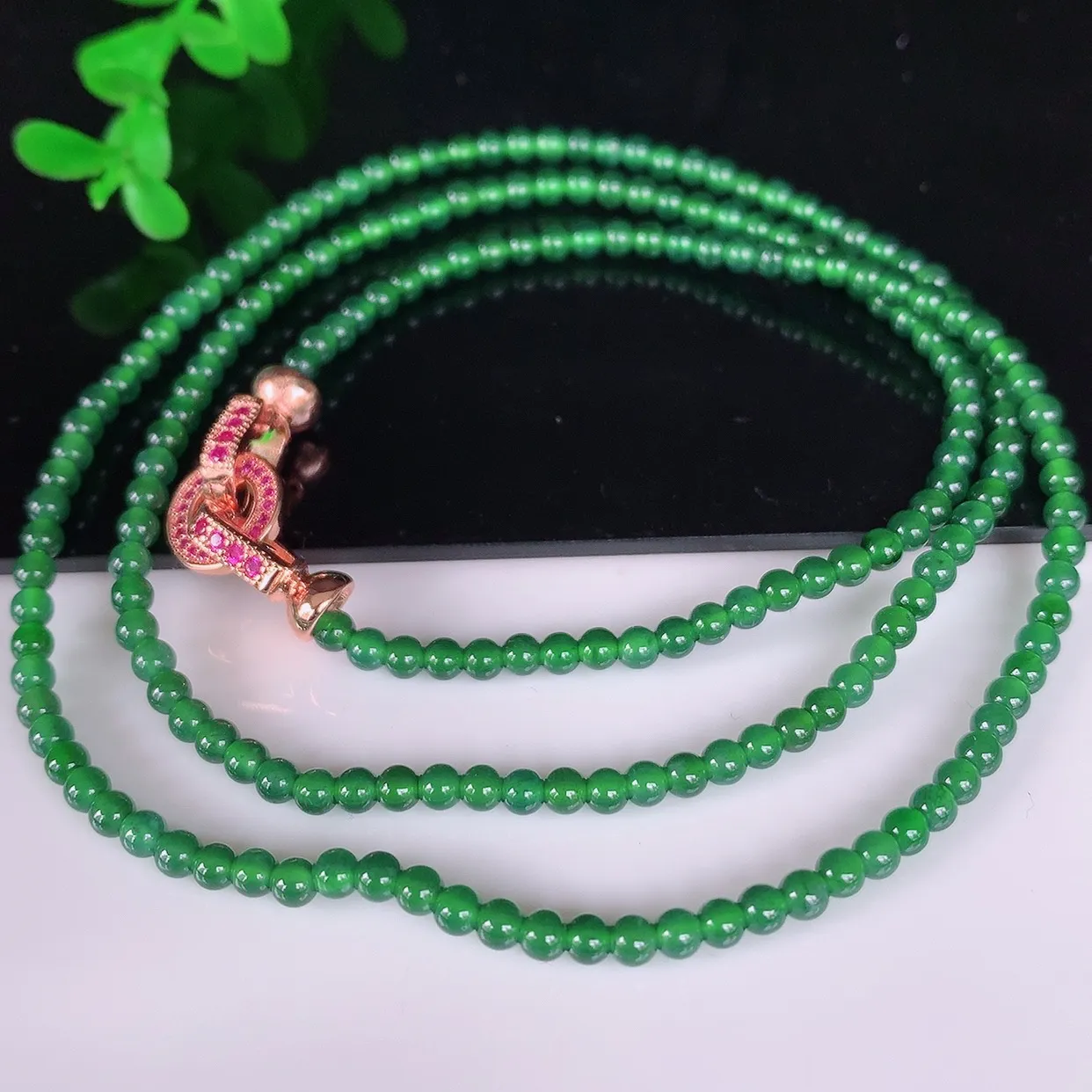 自然光实拍，冰种满绿小米珠圆珠项链  翡翠项链 （装饰扣）玉质细腻  冰清玉润  颜色漂亮  #49.19取一尺寸3mm
