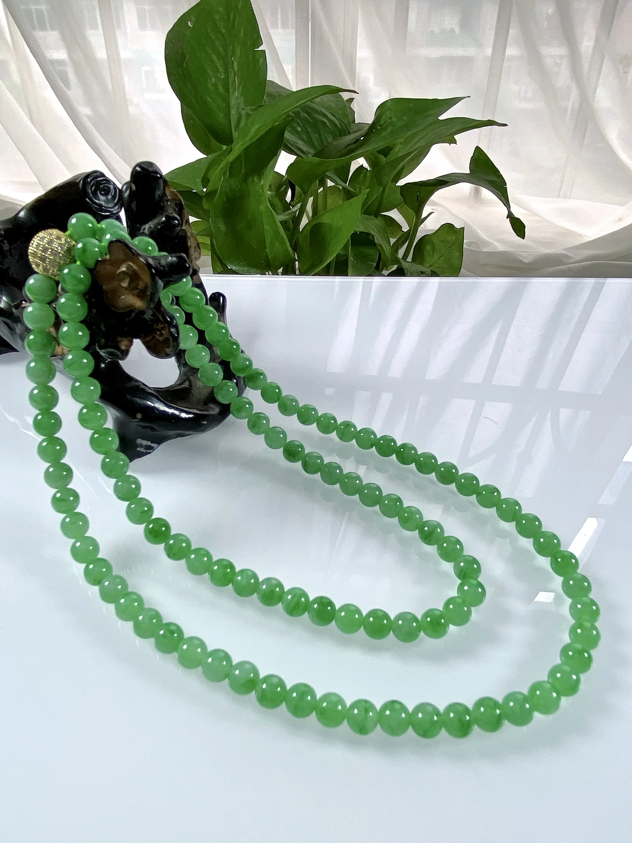 缅甸天然翡翠A货，卡5.7冰种起胶飘阳绿圆珠项链手链，尺寸：5.7mm/108颗，长度610mm，重量：36.14g