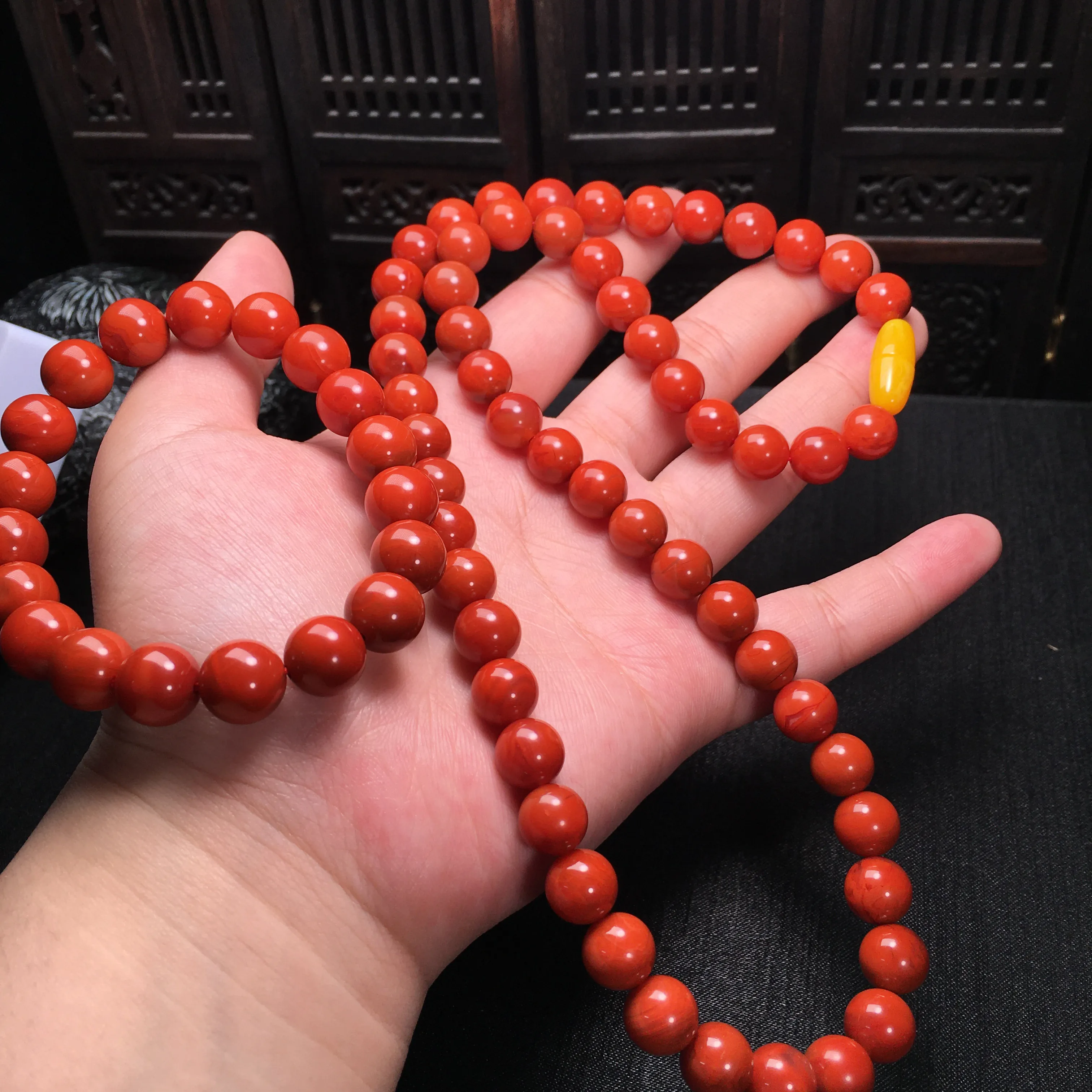 【低价放漏】南红手串搭配妈妈链，手串规格10.1mm，～妈妈链规格：9.3mm，颜色艳丽，玉质细腻。