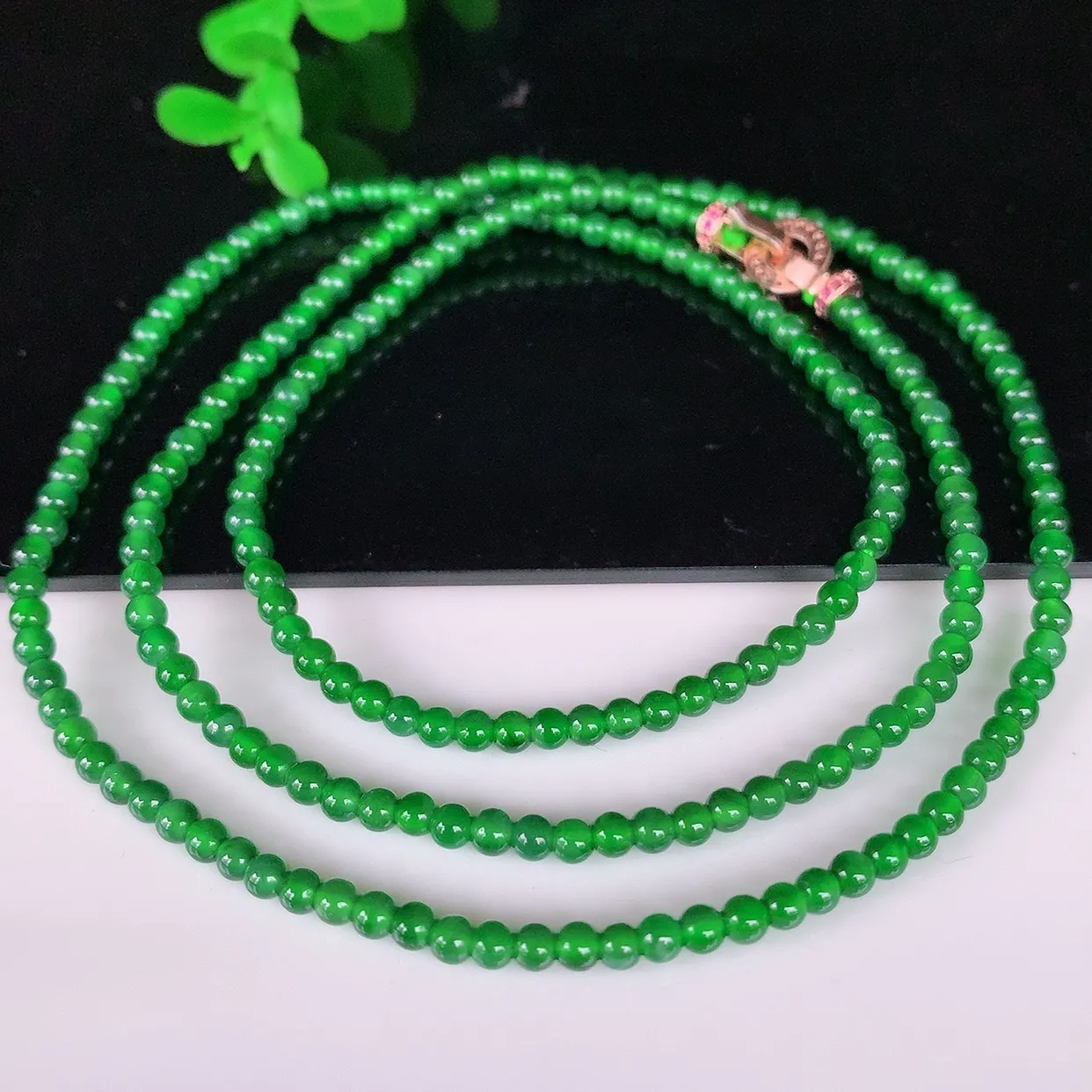 自然光实拍，冰种满绿小米珠圆珠项链  翡翠项链 （装饰扣）玉质细腻  冰清玉润  颜色漂亮  #49.21取一尺寸3mm
