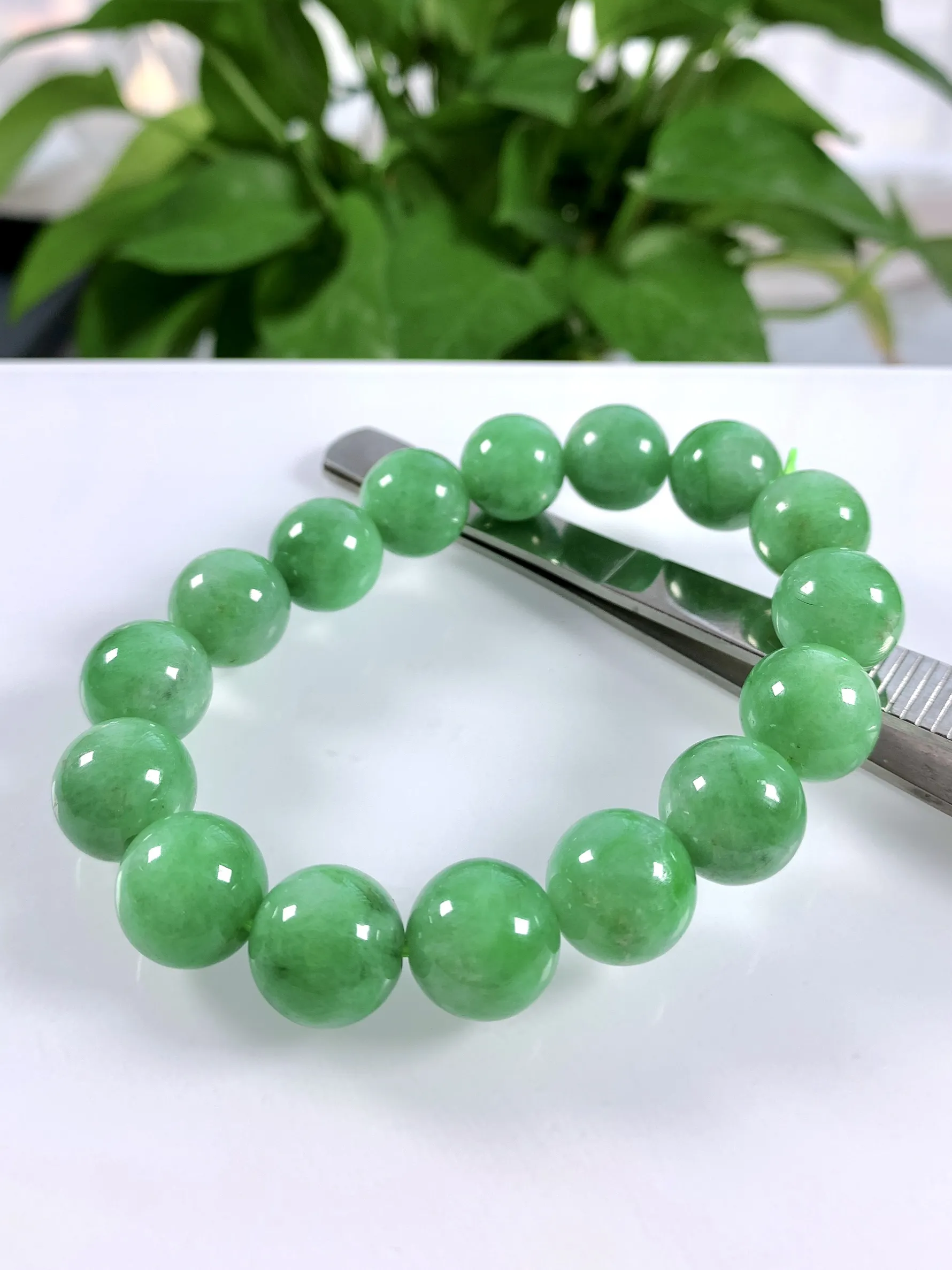 缅甸天然翡翠A货，冰润满绿圆珠手串手链，尺寸：13.2mm/16颗，重量：62.55g