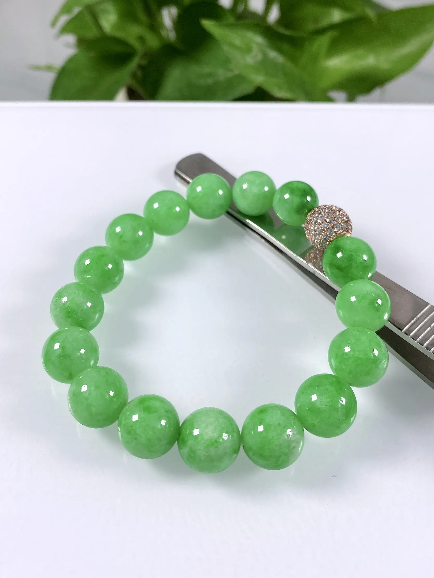 缅甸天然翡翠A货，冰糯种满绿阳绿圆珠手串手链，尺寸：11mm/16颗，重量：36.48g