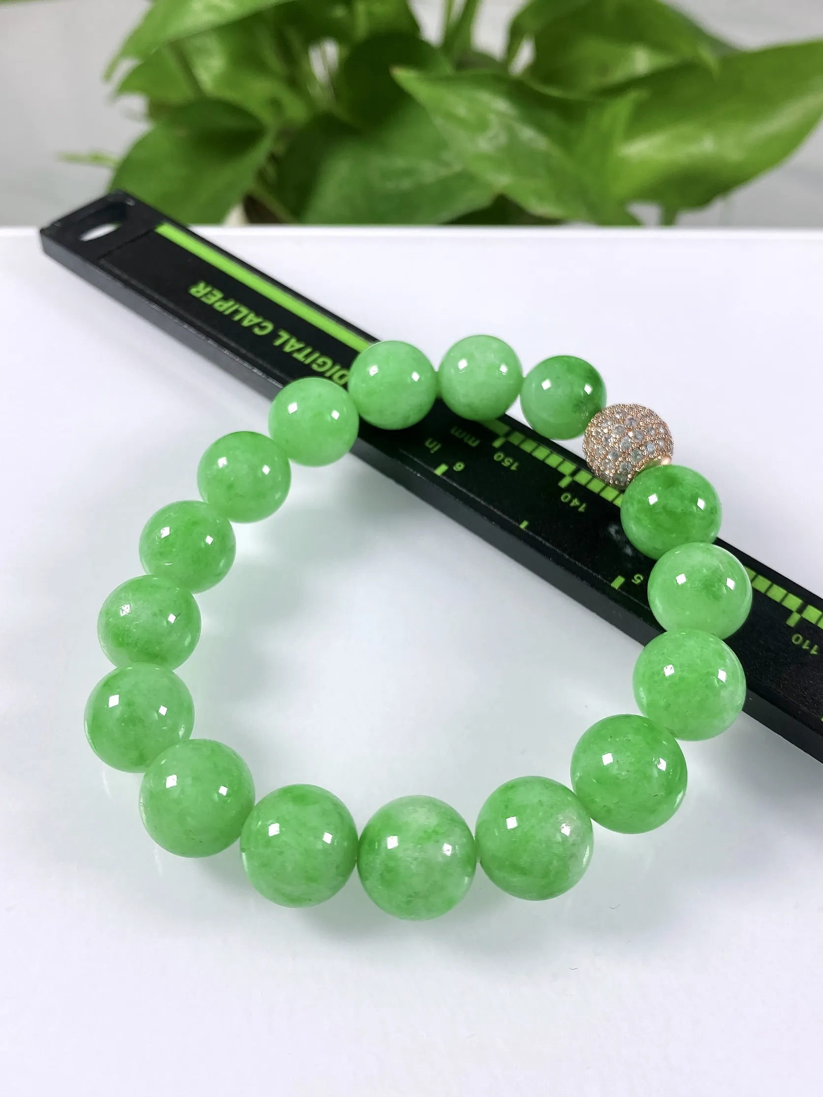 缅甸天然翡翠A货，冰糯种满绿阳绿圆珠手串手链，尺寸：11mm/16颗，重量：36.48g
