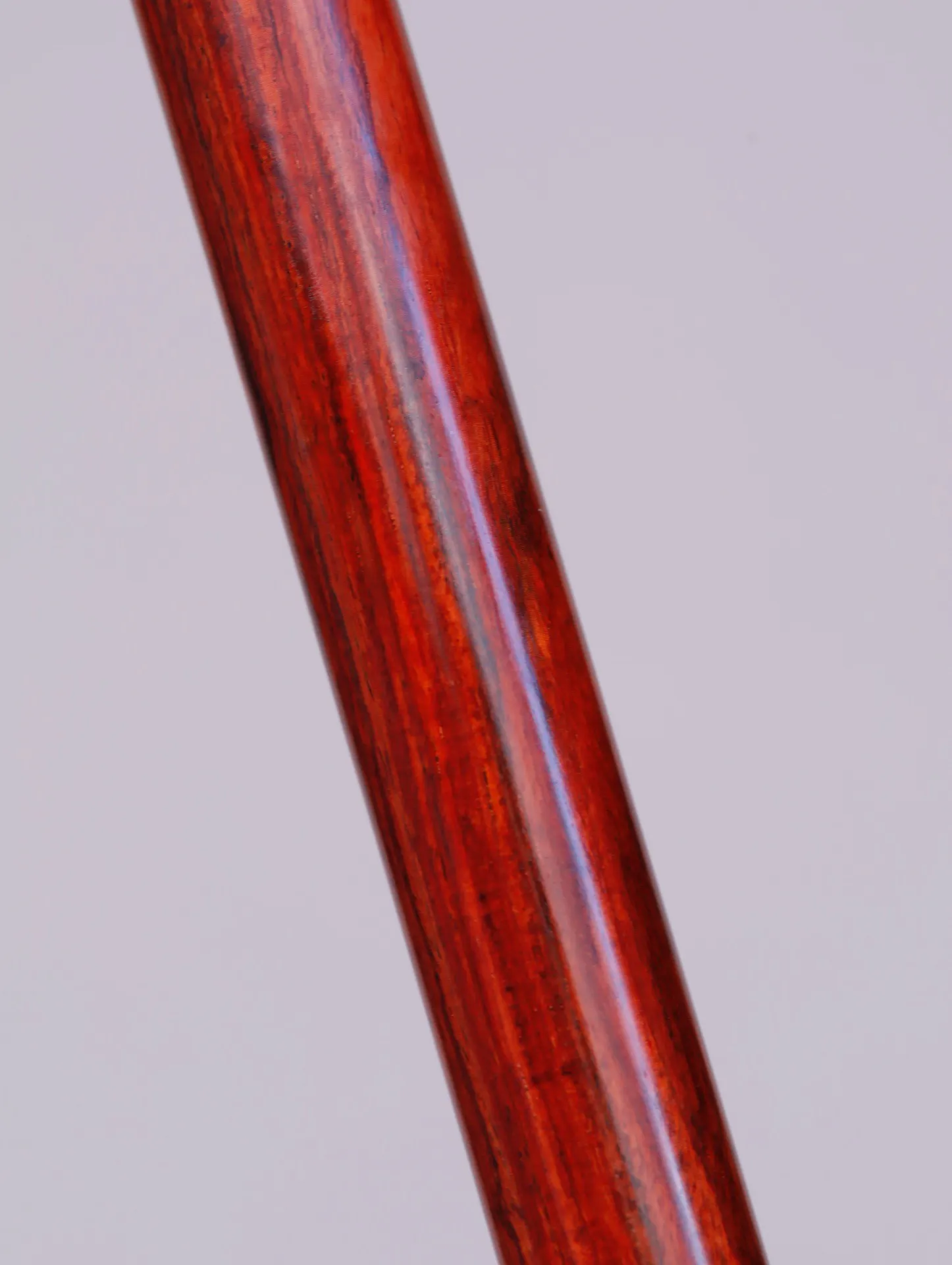紫檀黄铜·如意金箍棒

规格:120*3*3cm ，重4.3斤