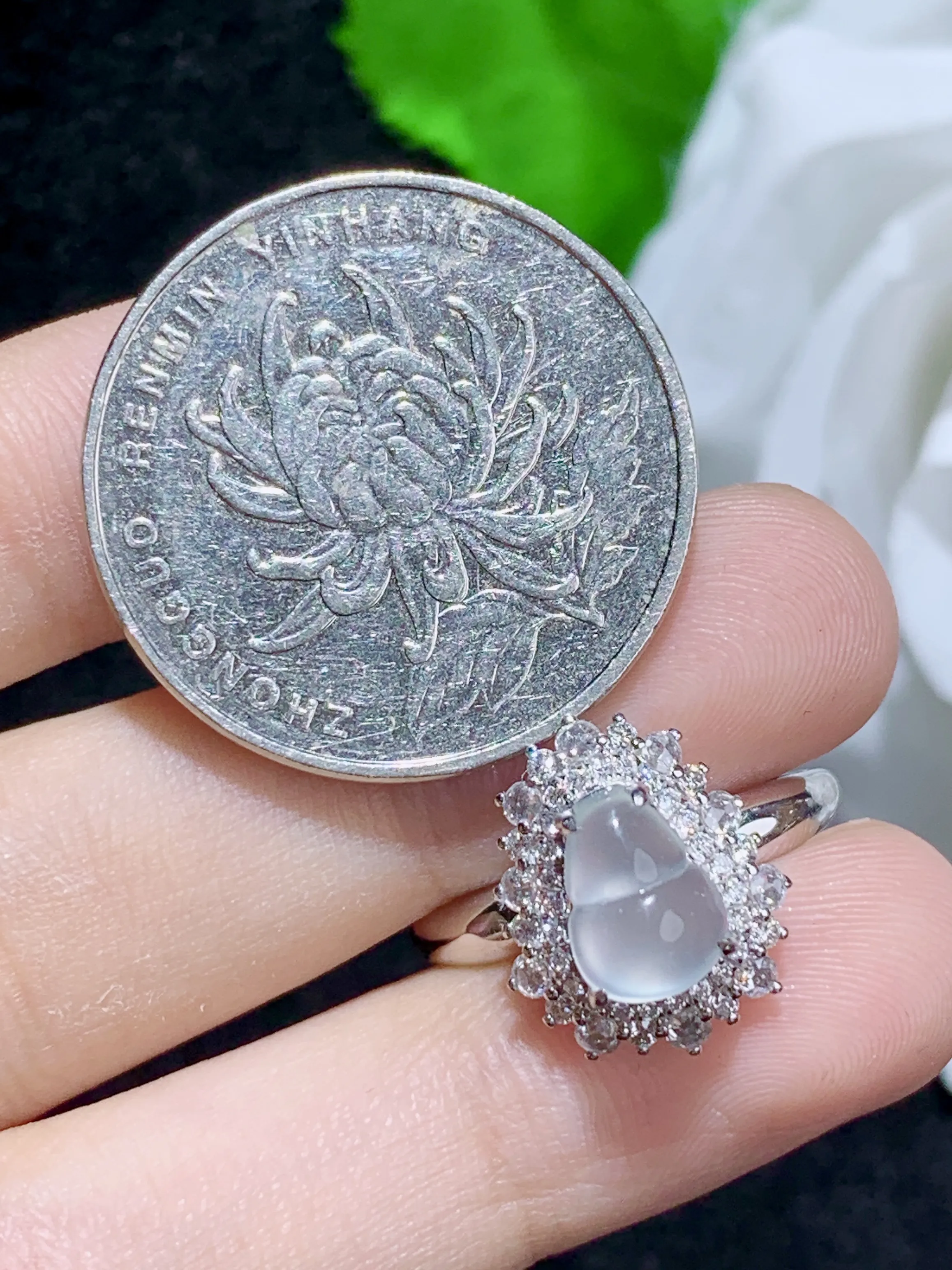 高冰葫芦戒指，18k金镶嵌，颜色清爽，水润，整体规格：20.1-14.2