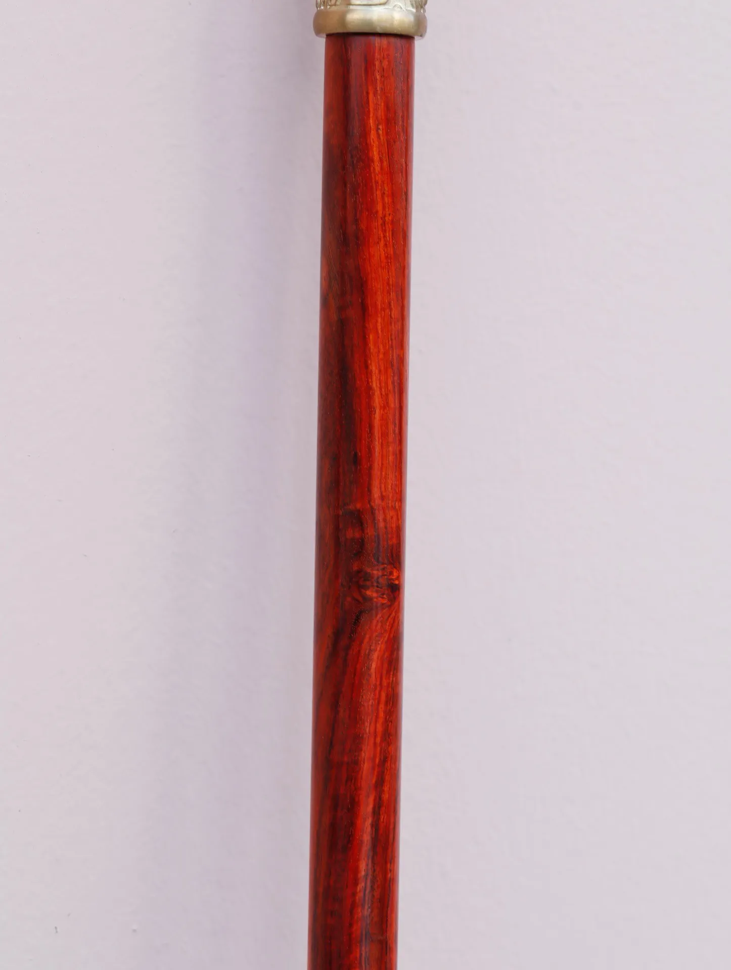 紫檀黄铜·如意金箍棒

规格:120*3*3cm ，重4.3斤