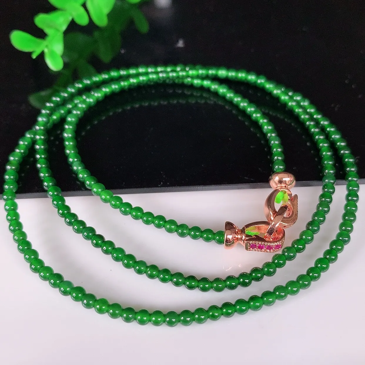 自然光实拍，冰种满绿小米珠圆珠项链  翡翠项链 （装饰扣）玉质细腻  冰清玉润  颜色漂亮  #49.23取一尺寸3mm