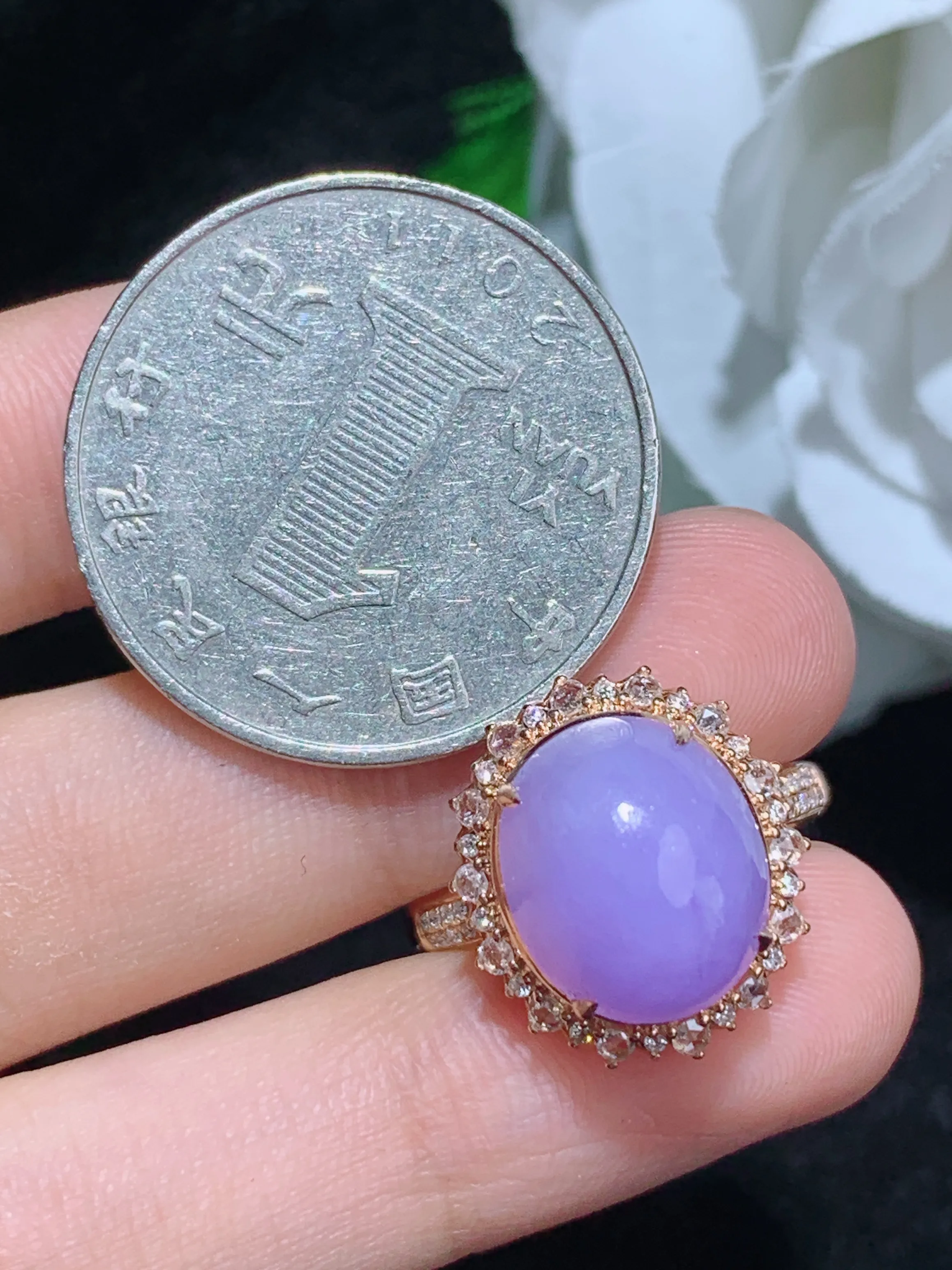 紫罗兰蛋面戒指，18k金镶嵌，颜色清爽，水润，整体规格：16.3-14.4