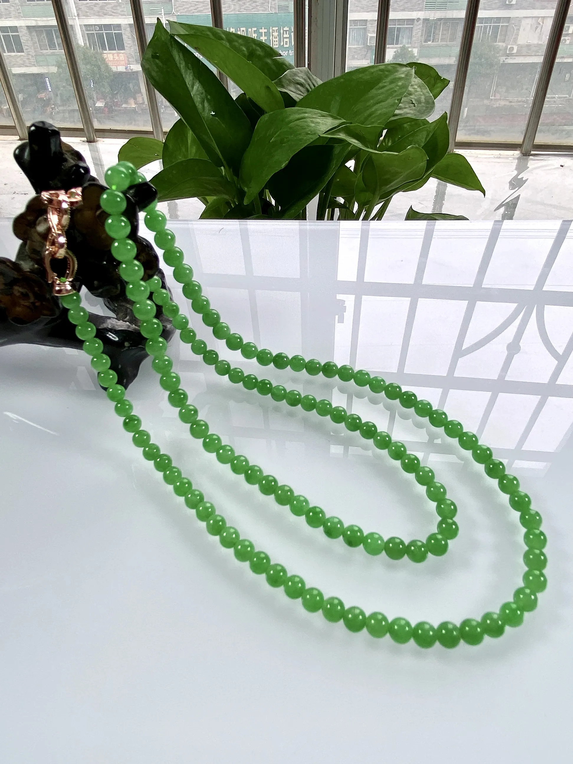 收藏级别，缅甸天然翡翠A货，冰种满绿阳绿步步高升塔珠圆珠项链手链，尺寸：大珠5.2mm，小珠4.3m