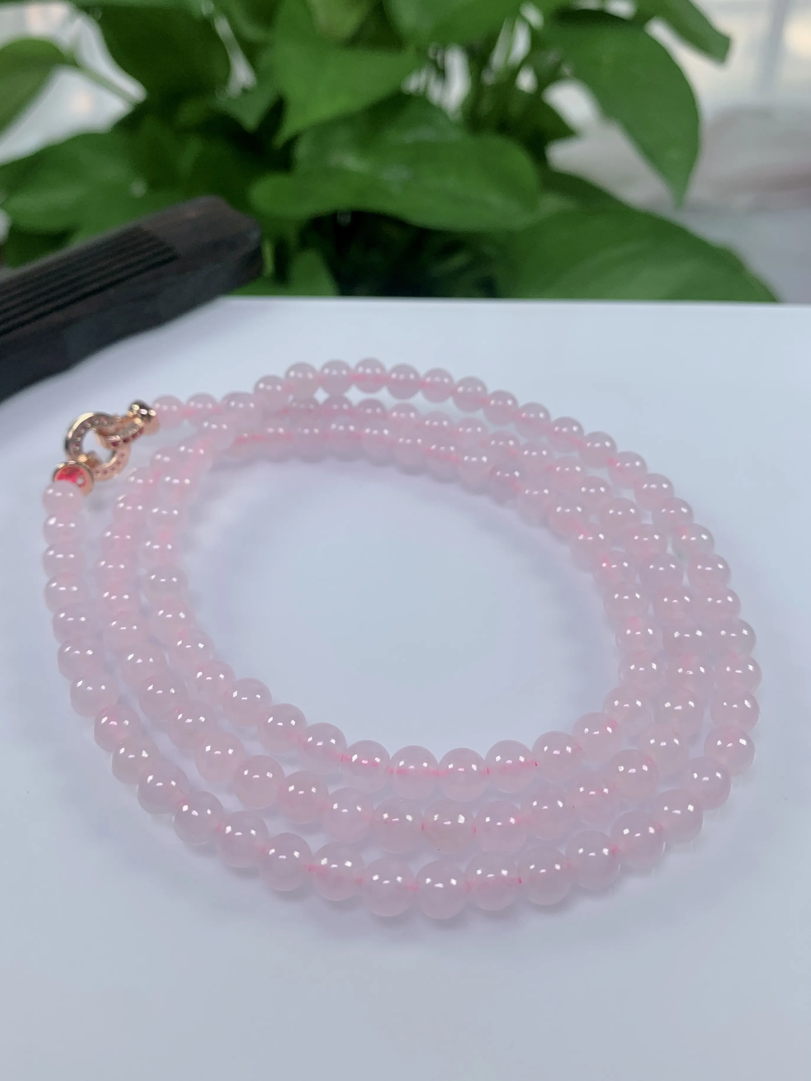 缅甸天然翡翠A货，冰种起胶粉色圆珠项链手链，尺寸：5.5mm颗，长度650mm，重量约35.00g