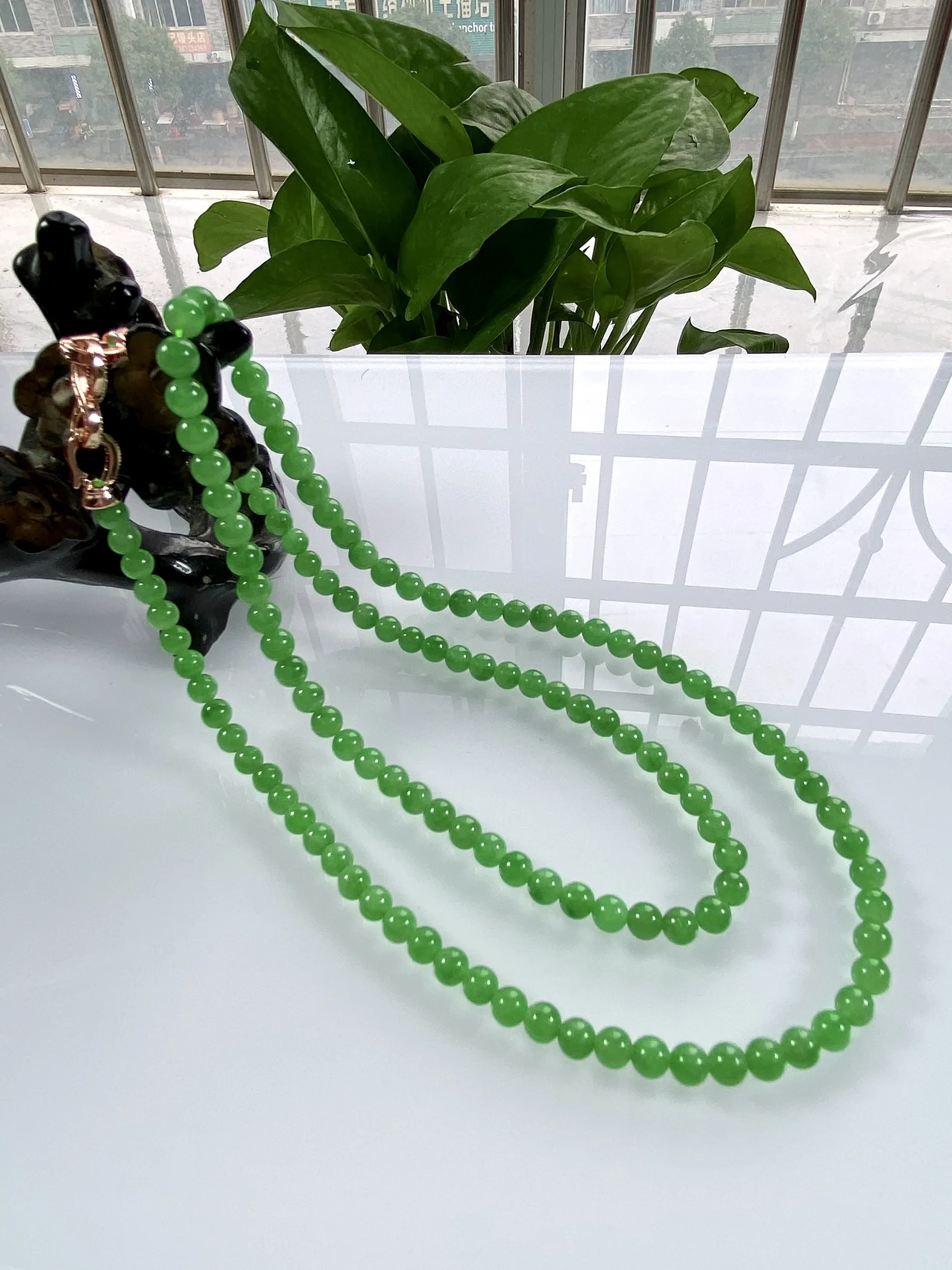 收藏级别，缅甸天然翡翠A货，冰种满绿阳绿步步高升塔珠圆珠项链手链，尺寸：大珠5.2mm，小珠4.3m