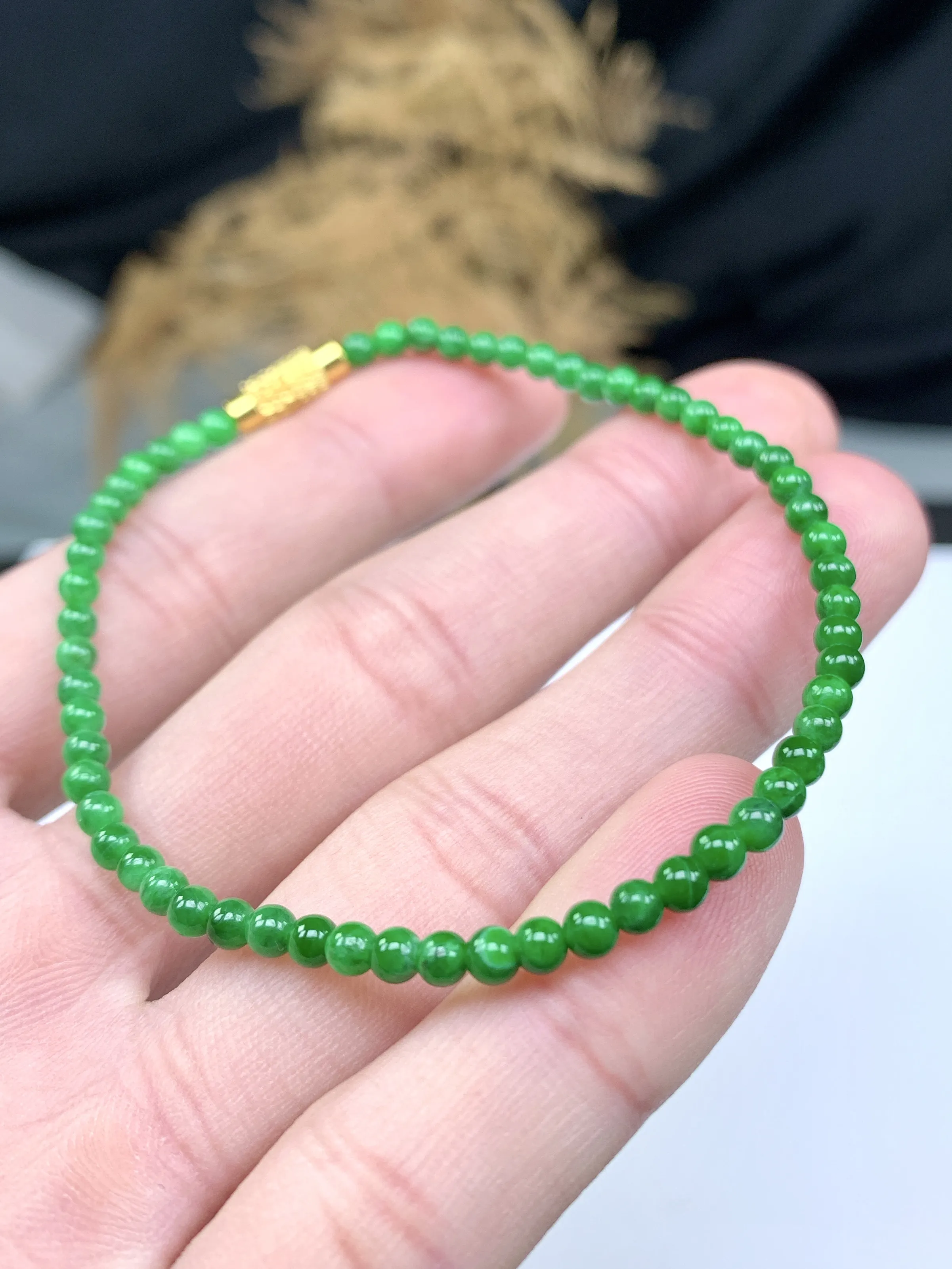 缅甸天然翡翠A货，冰润满绿辣阳绿小米珠手串手链，尺寸：3.3mm，60颗 ，长度约200mm