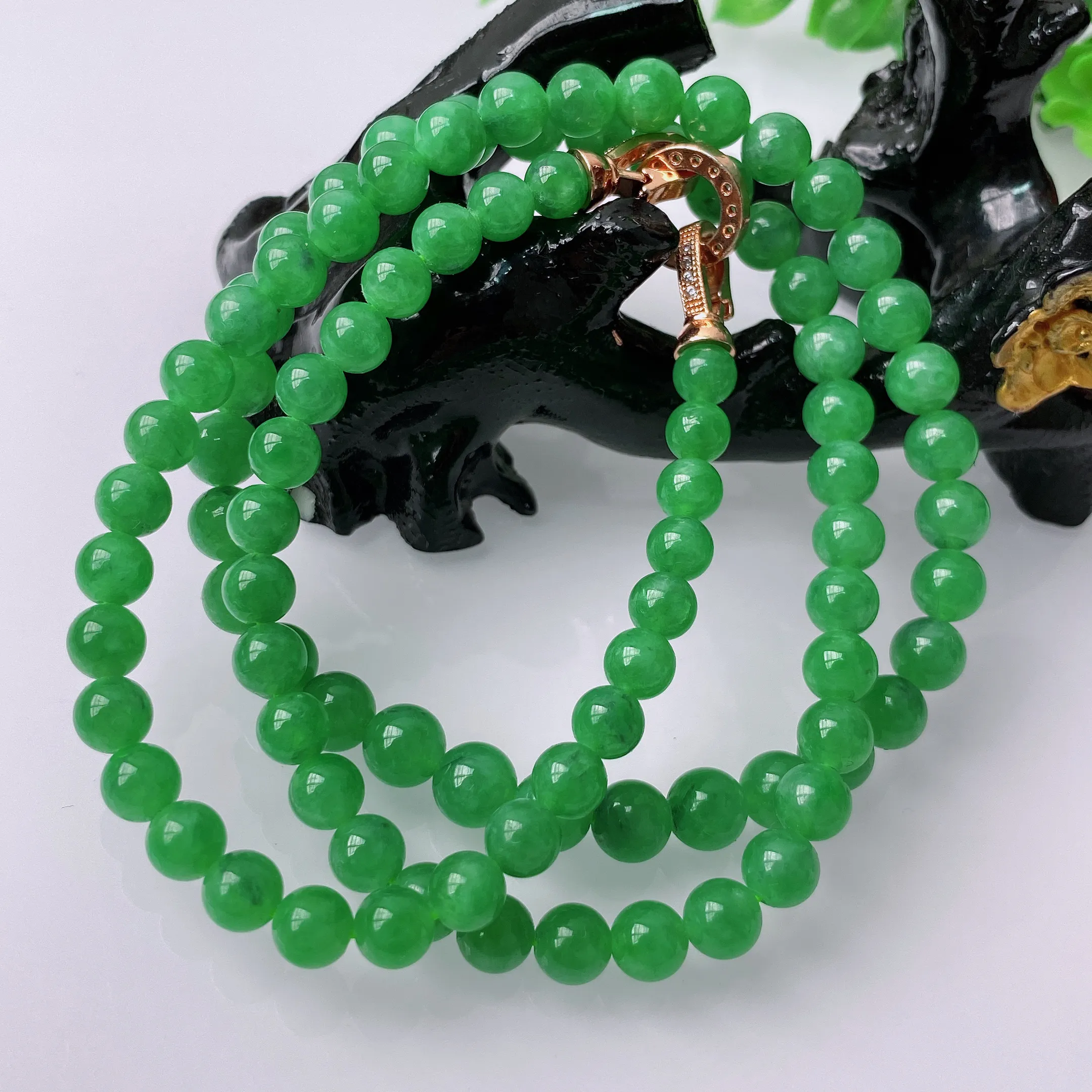 天然翡翠A货 绿色圆珠项链 翡翠珠链，种老水足，冰清玉润  颜色漂亮  (装饰扣)取一尺寸6.5mm #42660091