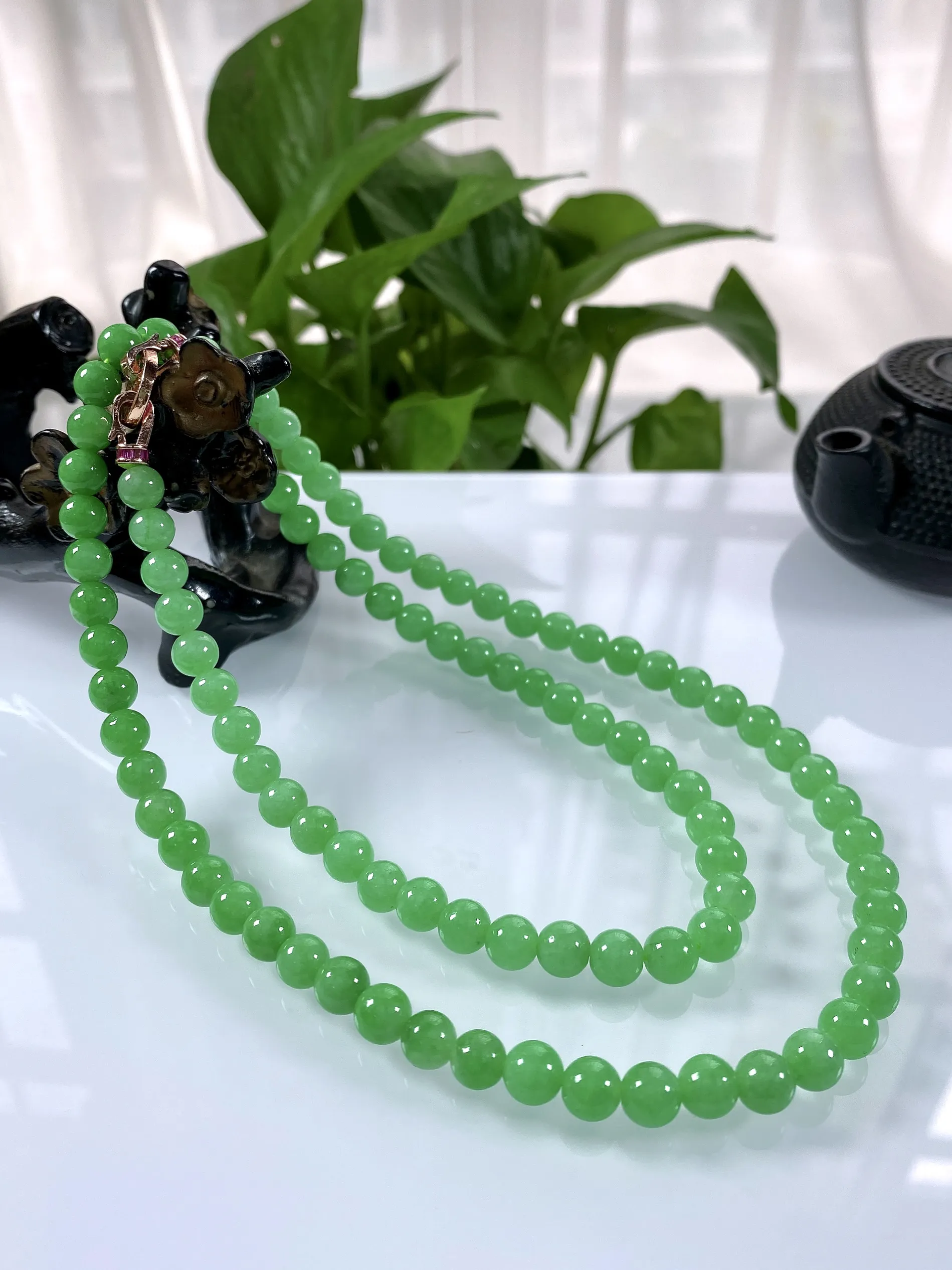 收藏级别，缅甸天然翡翠A货，卡6.8冰种起胶满绿阳绿圆珠项链手链，尺寸：6.8mm/98颗，长度64
