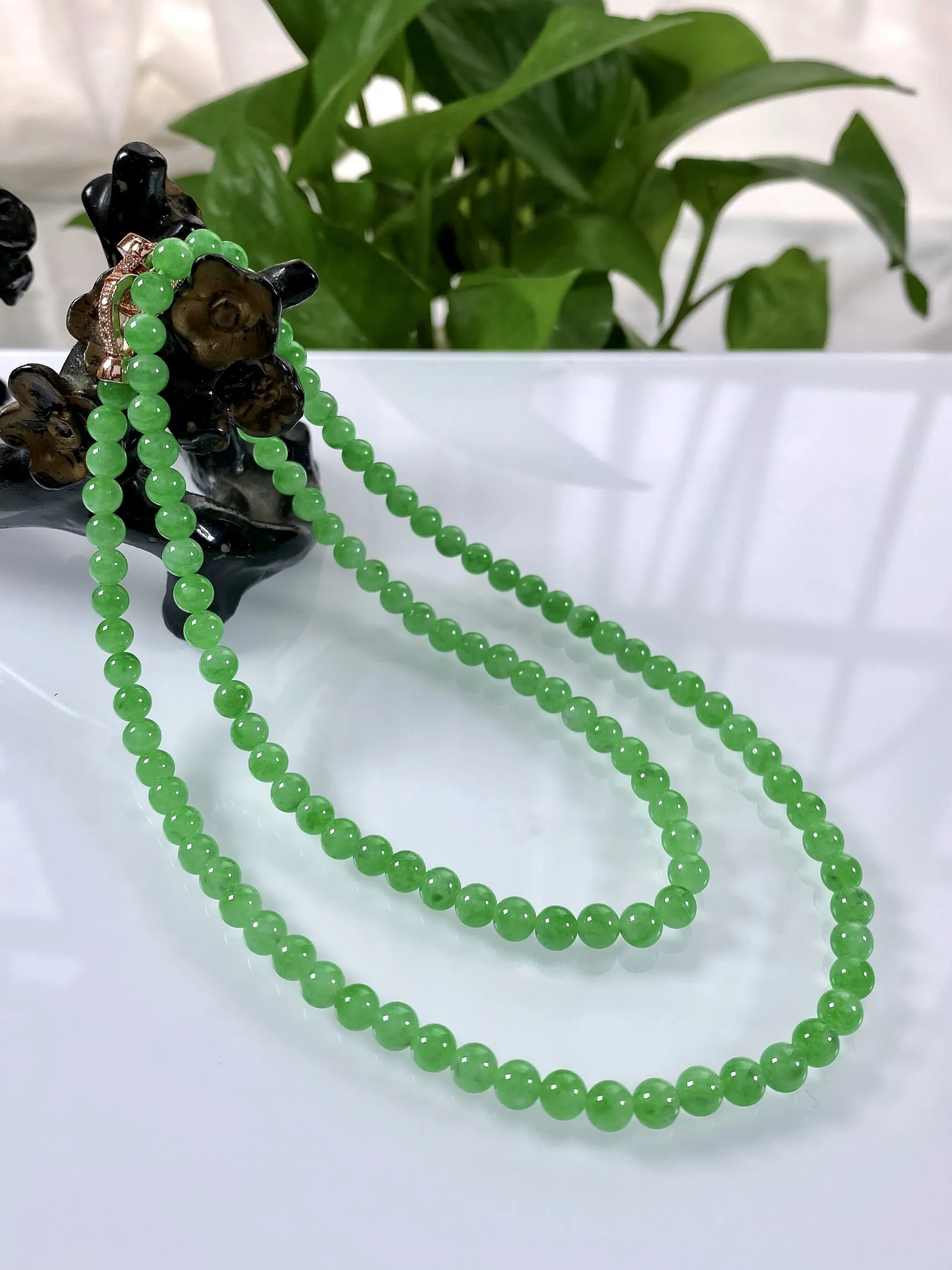 收藏级别，缅甸天然翡翠A货，卡5冰种起光起胶满绿阳绿圆珠项链手链，尺寸：5mm/118颗，长度575mm，重量：27.07g