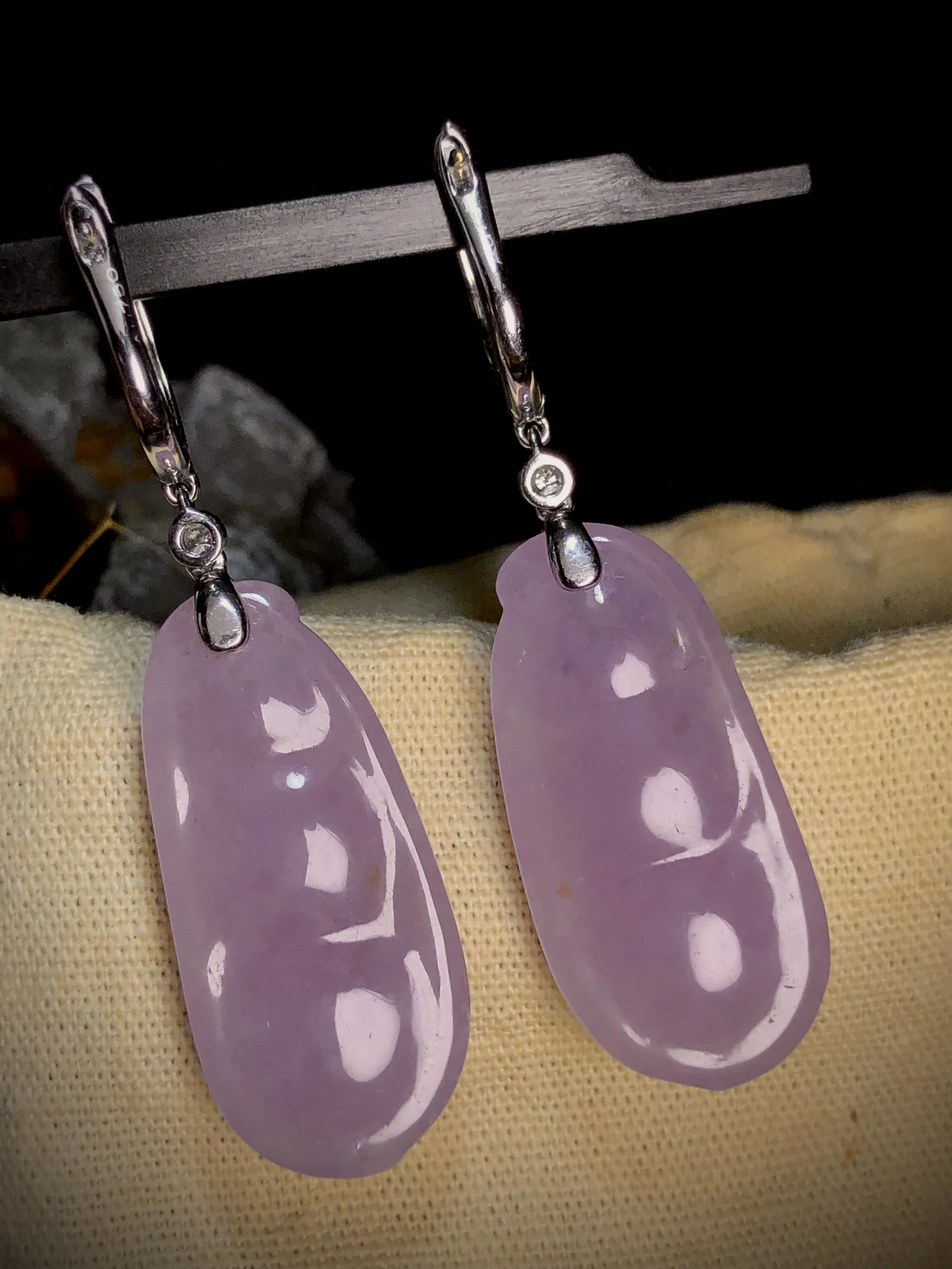 冰紫豆子耳坠，
50-裸石29-14-7.2mm，
18K金，南非钻，