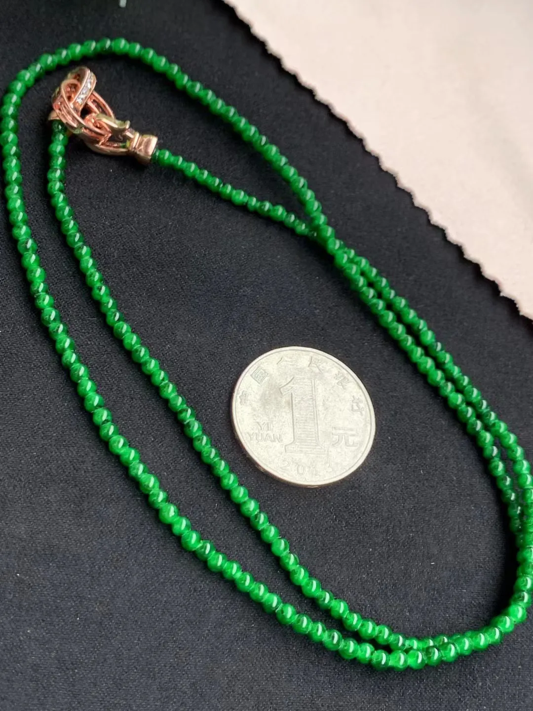 辣绿珠链

裸石3.1mm