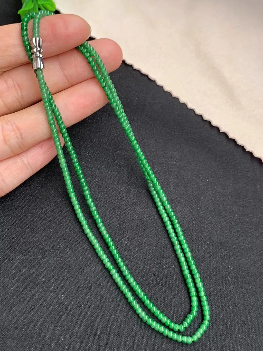 辣绿算盘珠链

裸石1.8-2.7mm