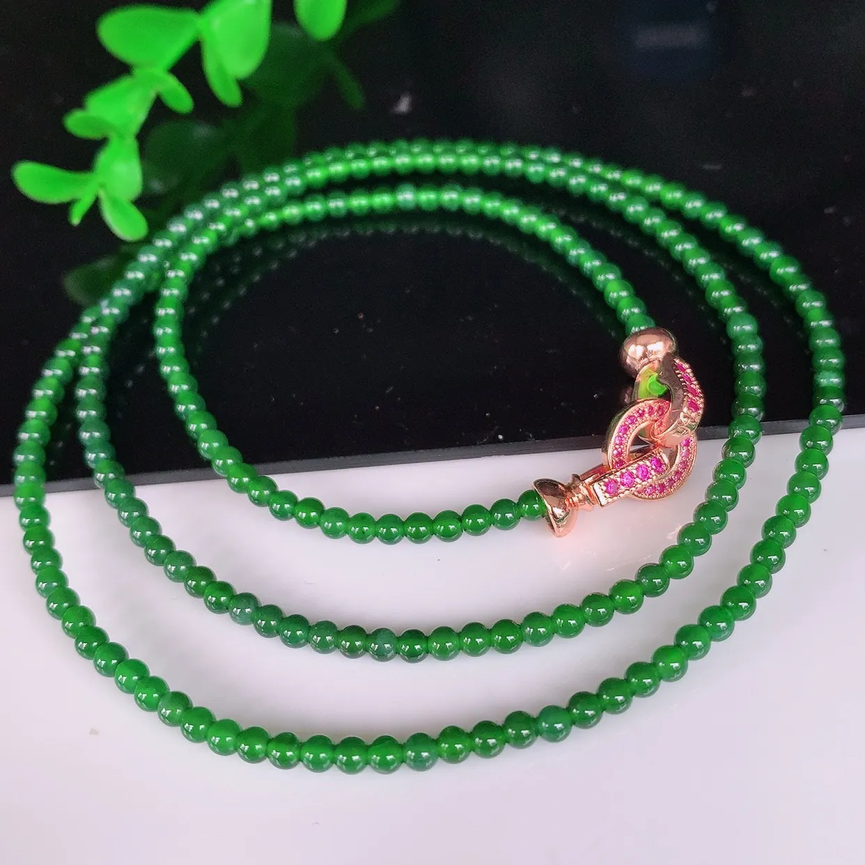 自然光实拍，冰种满绿小米珠圆珠项链  翡翠项链 （装饰扣）玉质细腻  冰清玉润  颜色漂亮  #49.28取一尺寸3mm