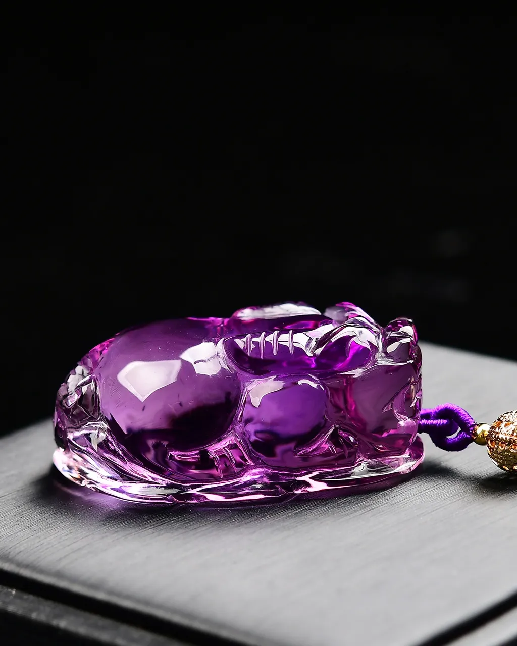 天然紫水晶貔貅吊坠•毛衣链两用款紫气东来，貔貅招财进财，紫水晶，佩带者顺顺利利保平安，实物非常漂亮