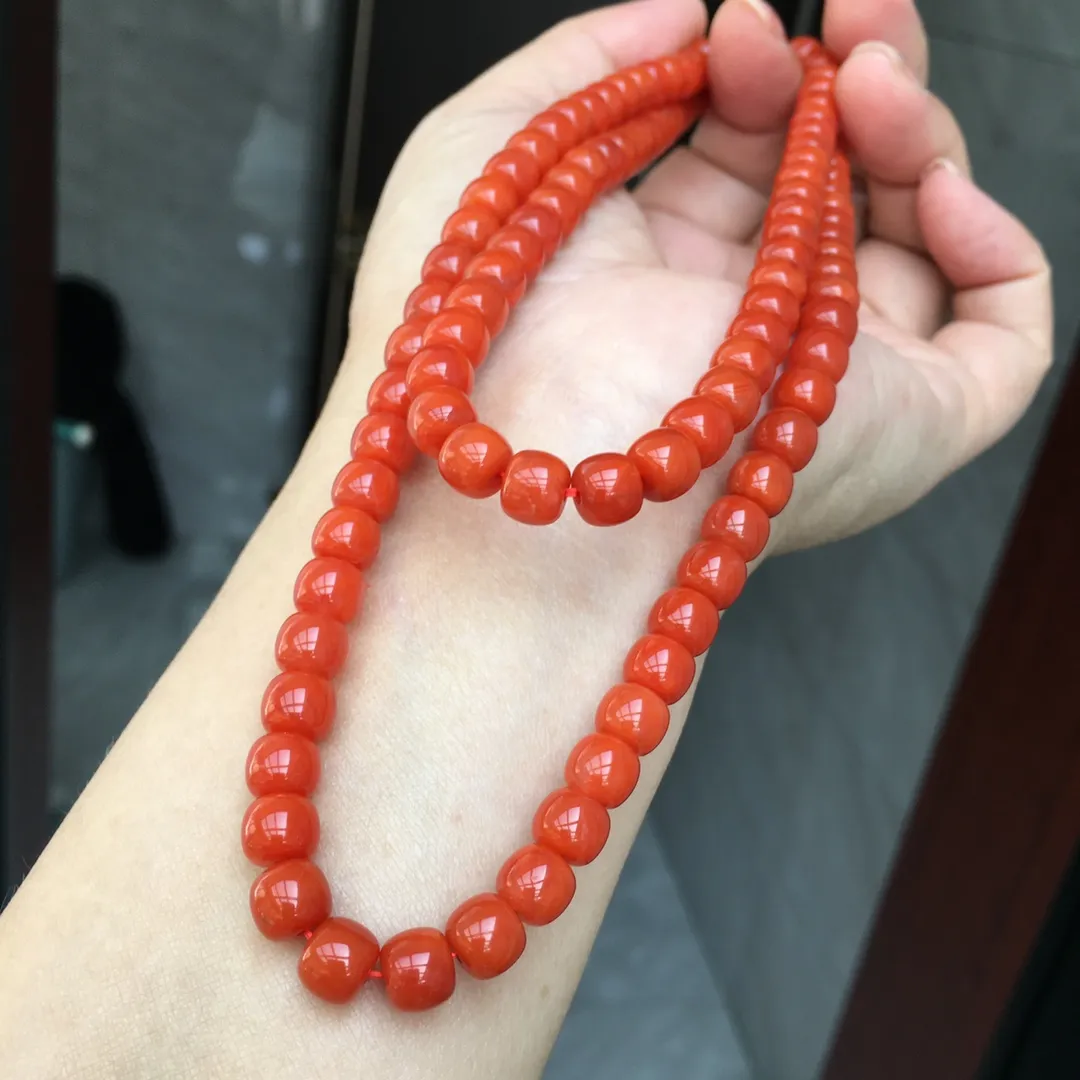 精品南红老型珠佛珠手链，柿子红，规格7.5mm，佩戴南红可以疏通血液循环，促进身体健康，同款随机发