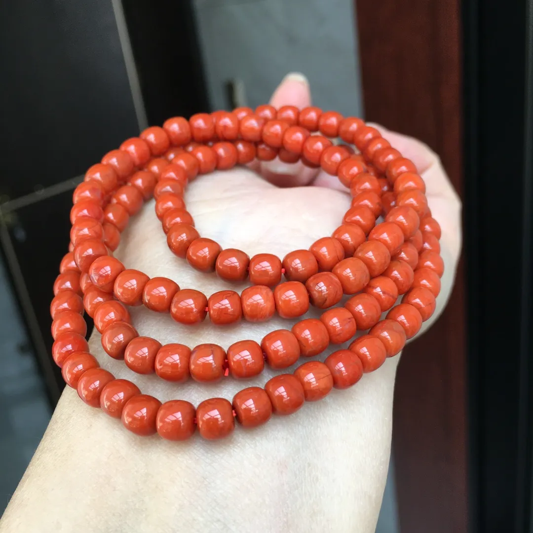 南红老型珠佛珠手链，满色满肉柿子红，规格6mm，佩戴南红可以疏通血液循环，促进身体健康～同款随机发