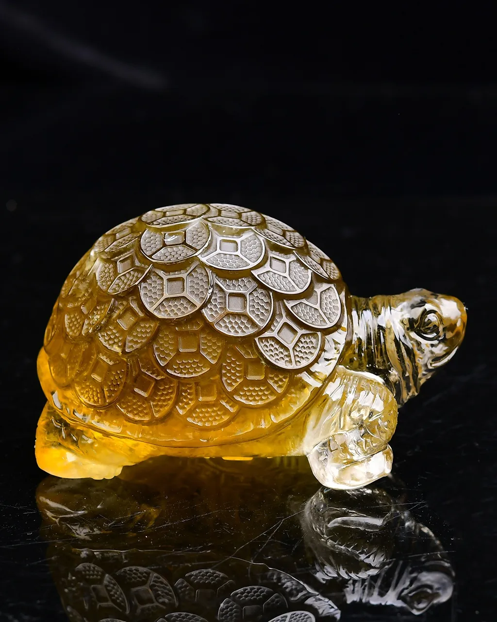 天然茶黄水晶金钱龟•长寿龟摆件，招财进财，又是长寿的象征，雕工栩栩如生，实物非常漂亮 规格: