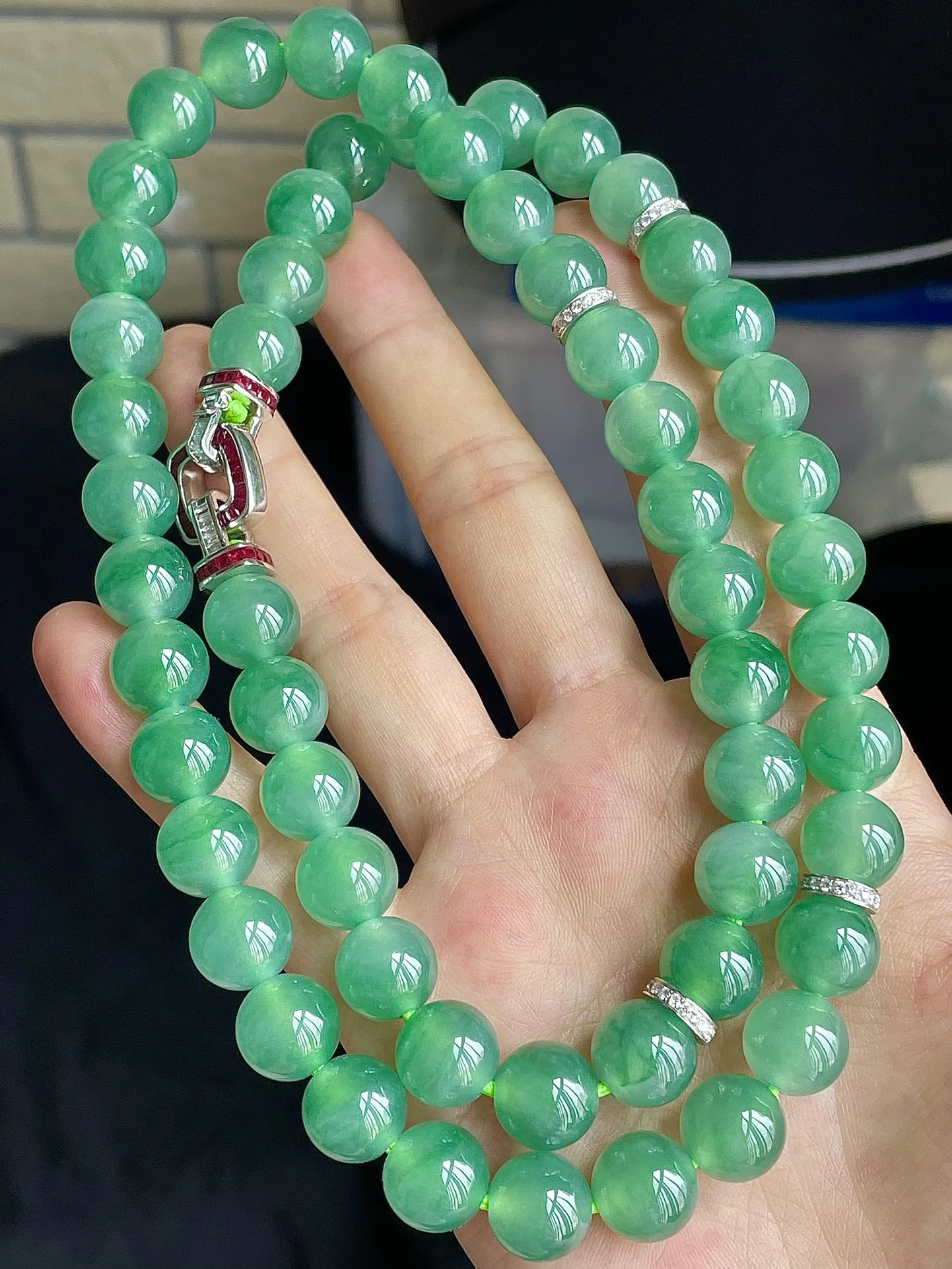 冰种满绿圆珠项链，色辣水润，饱满无裂，尺寸10.6-57颗编码516