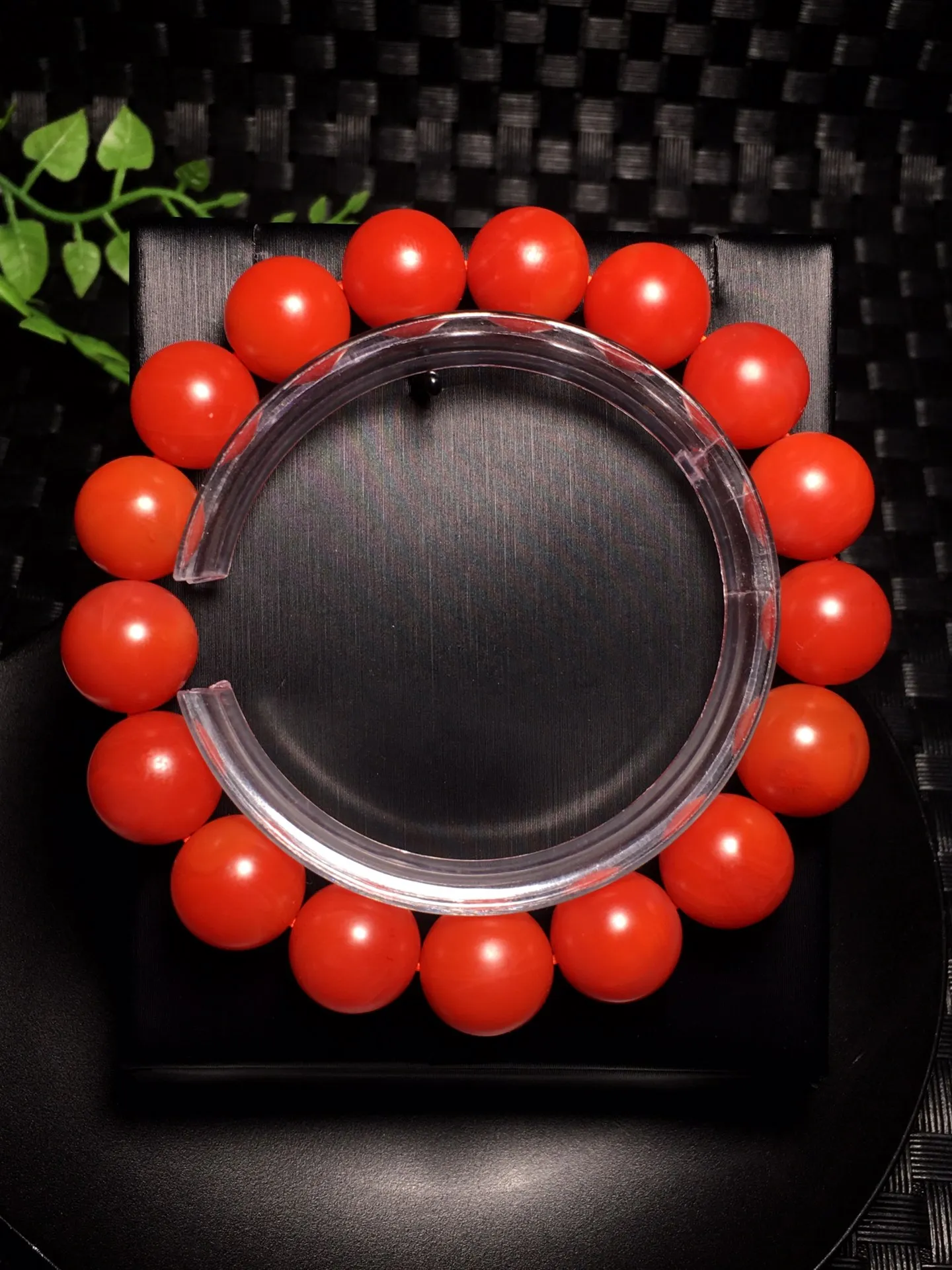 天然保山南红单圈手链 尺寸:12.5mm   自戴 非常百搭，同款随机发