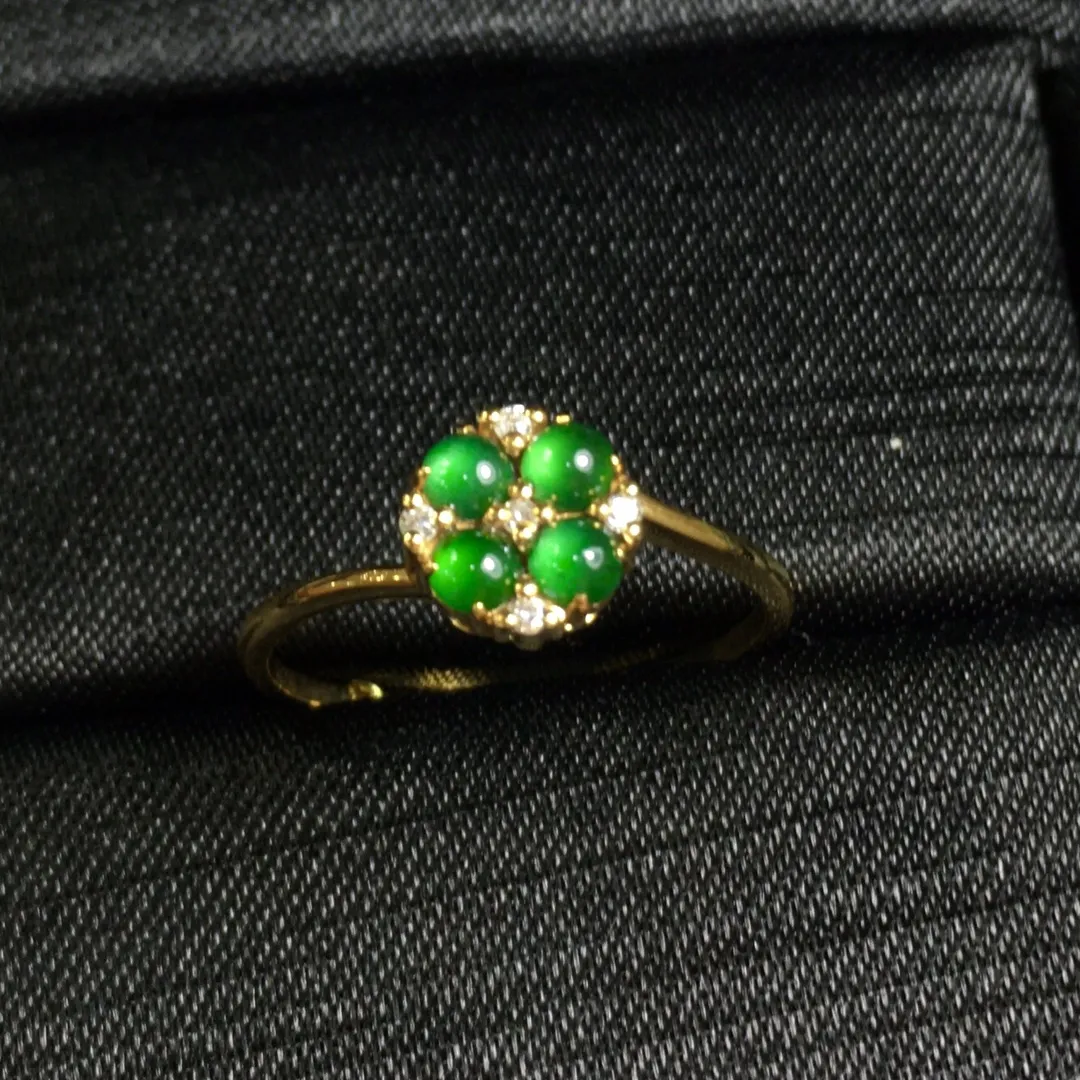 满绿戒指，天然翡翠设计款戒指，天然原矿翡翠玉石，18K真金真钻镶嵌，戒面精心挑选，色泽种水佳，配石