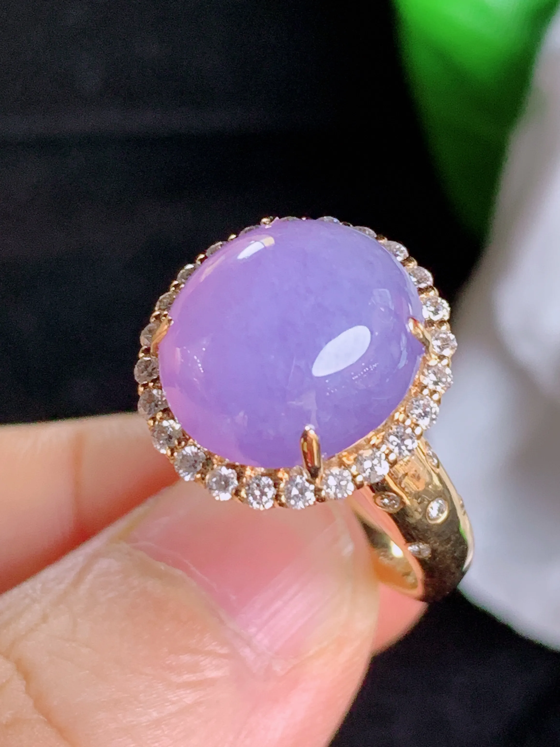 紫罗兰蛋面戒指，18k金镶嵌，冰润细腻，佩戴效果出众，整体尺寸：16-15.1-11